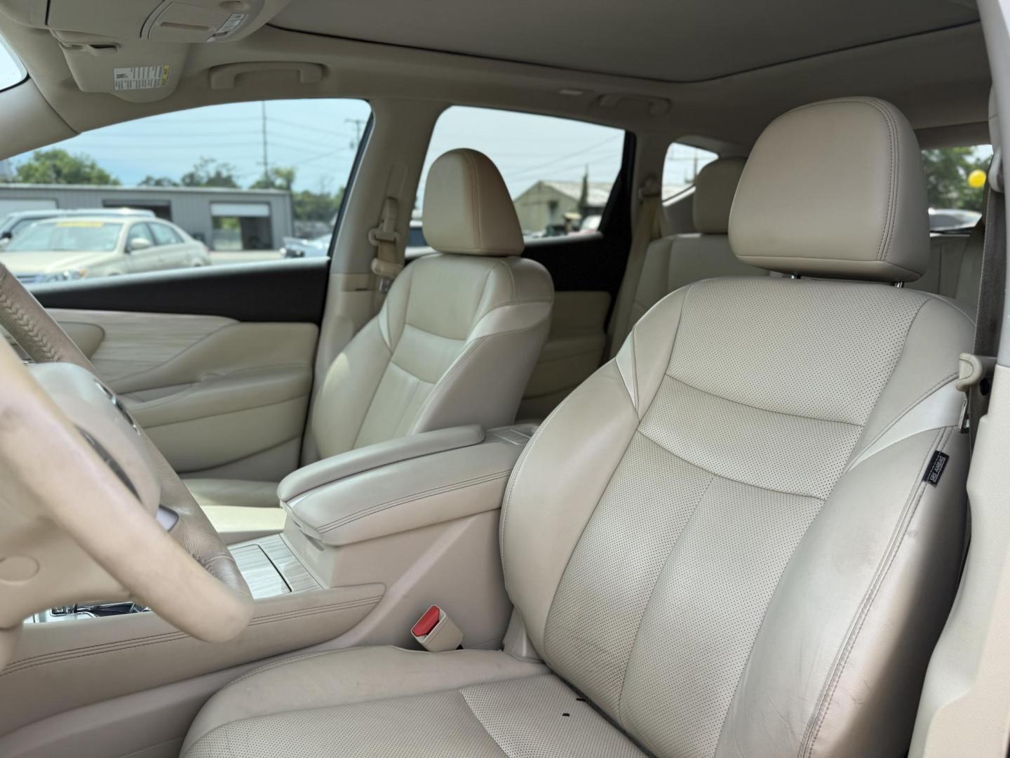 2015 Nissan Murano Platinum FWD (5N1AZ2MG2FN) with an 3.5L V6 DOHC 24V engine, Continuously Variable Transmission transmission, located at 419 N 18th St., Monroe, LA, 71201, (318) 410-9250, 32.514370, -92.105133 - Photo#3