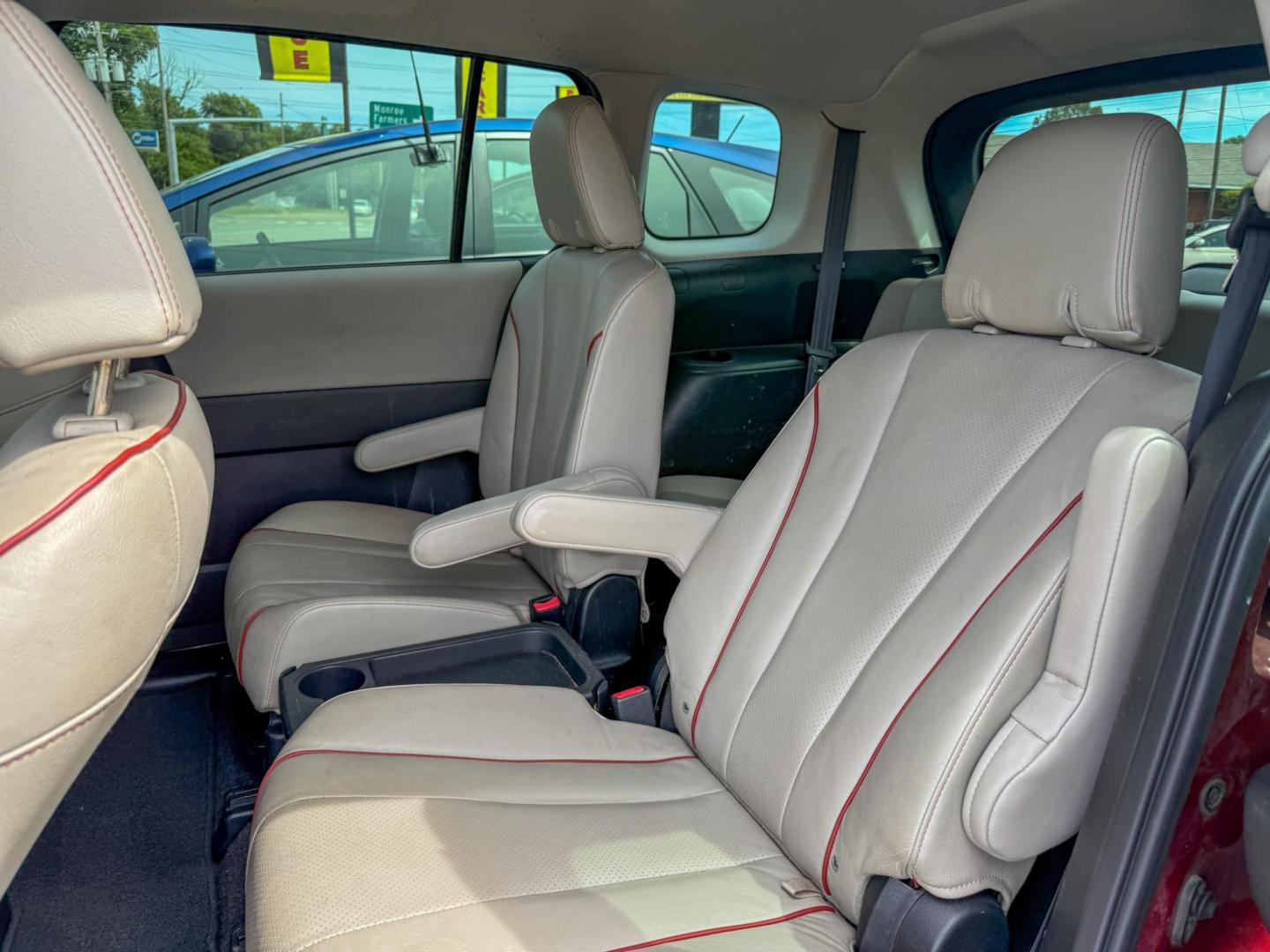 2011 Mazda MAZDA5 Grand Touring (JM1CW2DL7C0) with an 2.5L L4 DOHC 16V engine, 5-Speed Automatic transmission, located at 419 N 18th St., Monroe, LA, 71201, (318) 410-9250, 32.514370, -92.105133 - Photo#4