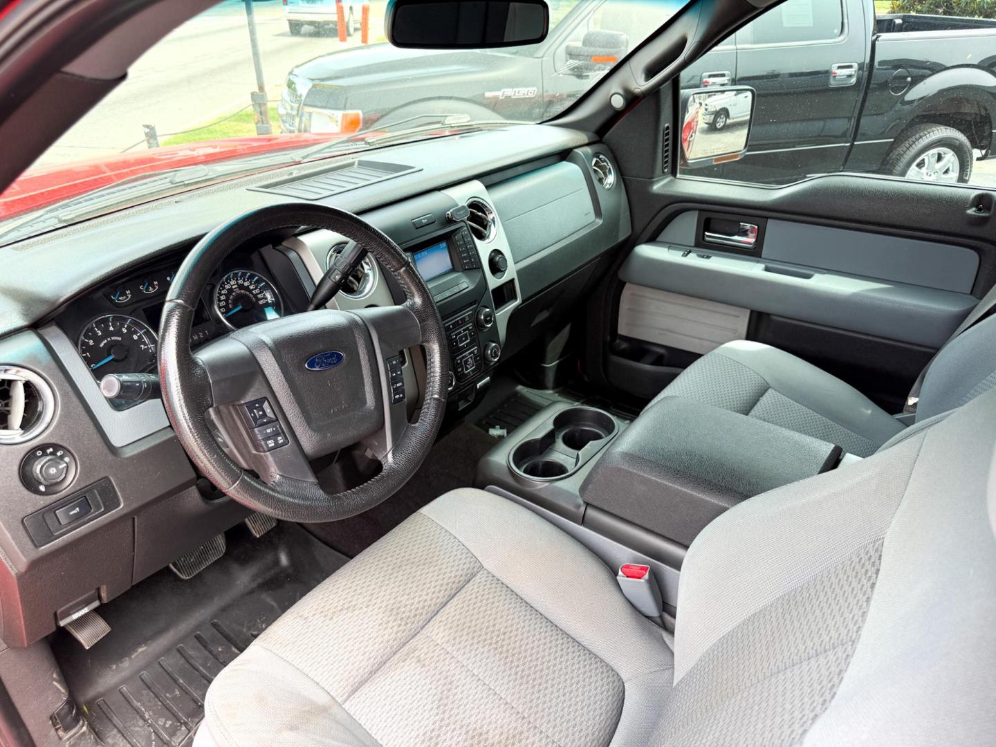 2013 Ford F-150 Platinum SuperCrew 6.5-ft. Bed 2WD (1FTFW1CT8DK) with an 3.5L V6 TURBO engine, 6-Speed Automatic transmission, located at 419 N 18th St., Monroe, LA, 71201, (318) 410-9250, 32.514370, -92.105133 - Photo#2