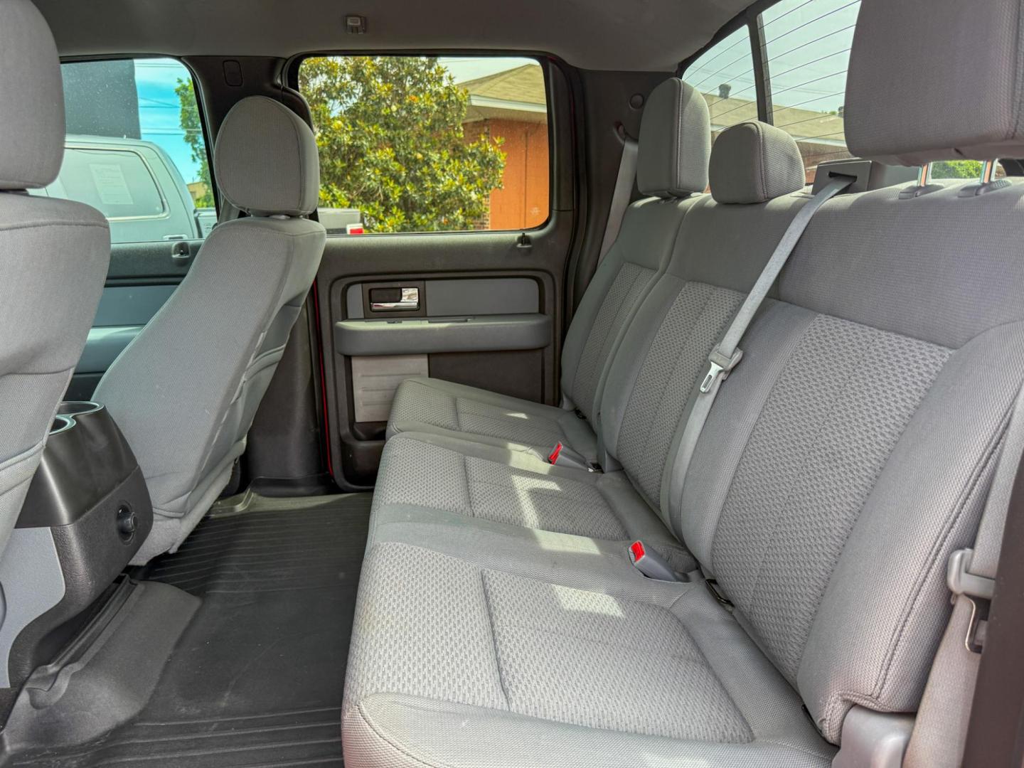 2013 Ford F-150 Platinum SuperCrew 6.5-ft. Bed 2WD (1FTFW1CT8DK) with an 3.5L V6 TURBO engine, 6-Speed Automatic transmission, located at 419 N 18th St., Monroe, LA, 71201, (318) 410-9250, 32.514370, -92.105133 - Photo#4