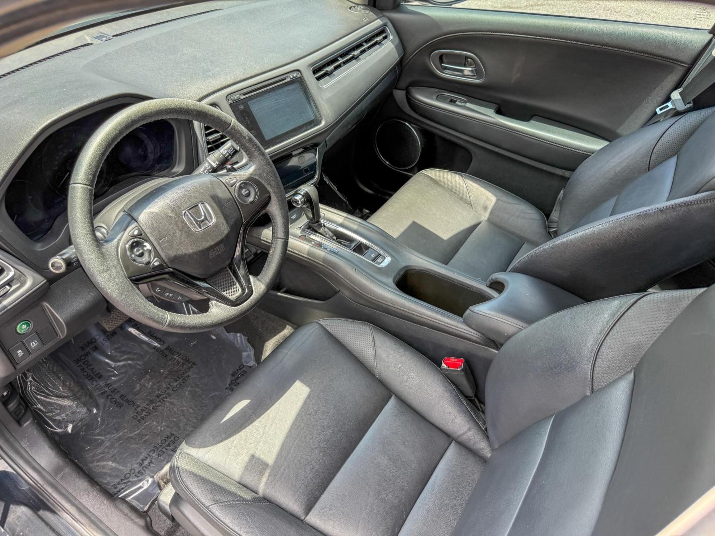 2016 Honda HR-V EX-L w/Navigation CVT (3CZRU5H79GM) with an 1.8L L4 DOHC 16V engine, Continuously Variable Transmission transmission, located at 419 N 18th St., Monroe, LA, 71201, (318) 410-9250, 32.514370, -92.105133 - Photo#3