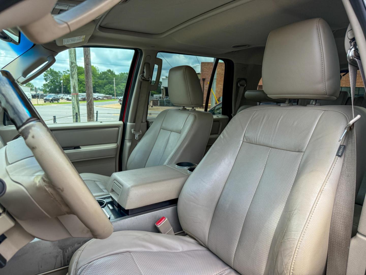 2014 Ford Expedition Limited 2WD (1FMJU1K54EE) with an 5.4L V8 SOHC 16V FFV engine, 6-Speed Automatic transmission, located at 419 N 18th St., Monroe, LA, 71201, (318) 410-9250, 32.514370, -92.105133 - Photo#2