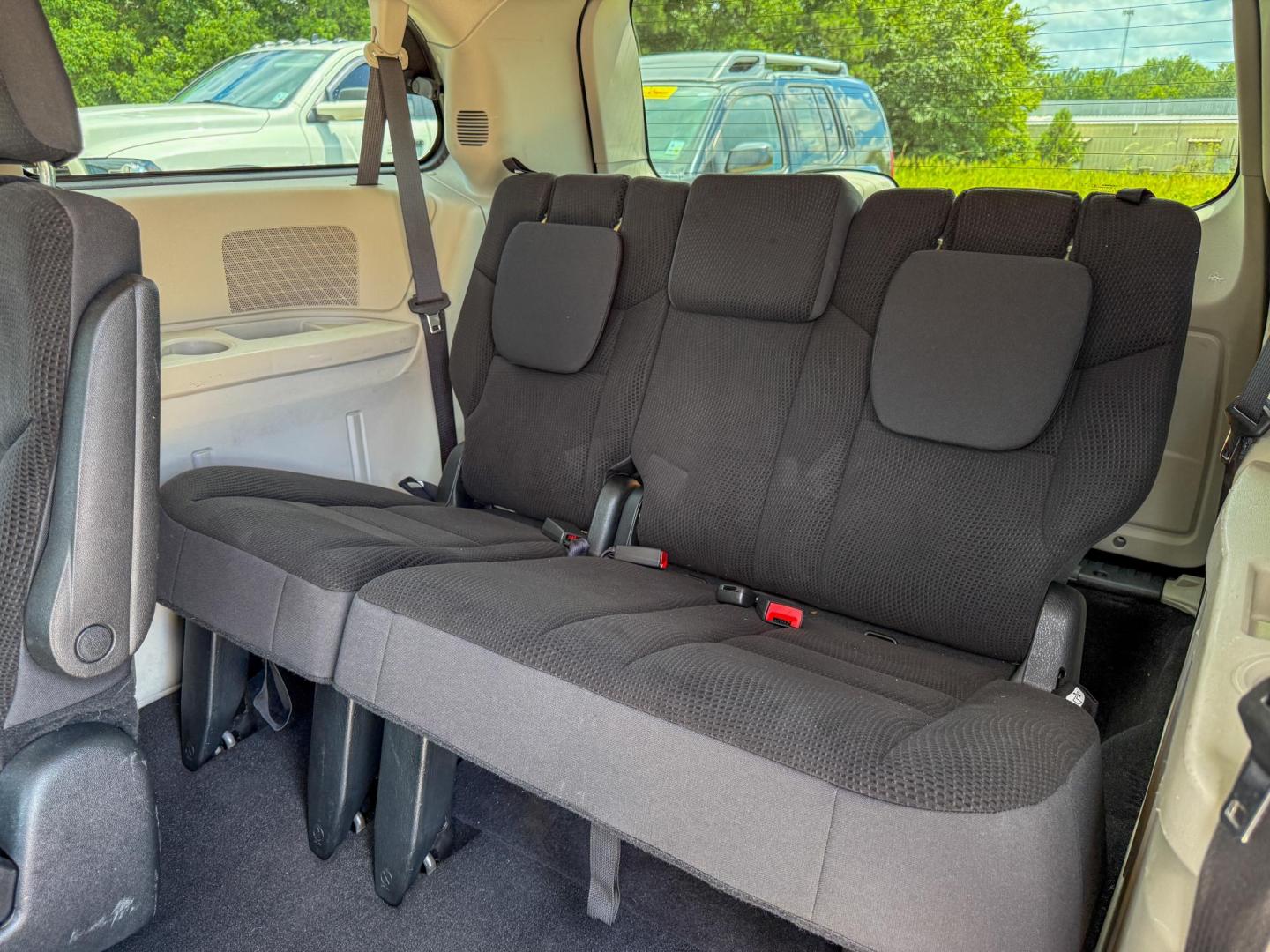 2018 Dodge Grand Caravan SE (2C4RDGBG5JR) with an 3.6L V6 DOHC 24V engine, 6A transmission, located at 419 N 18th St., Monroe, LA, 71201, (318) 410-9250, 32.514370, -92.105133 - Photo#5