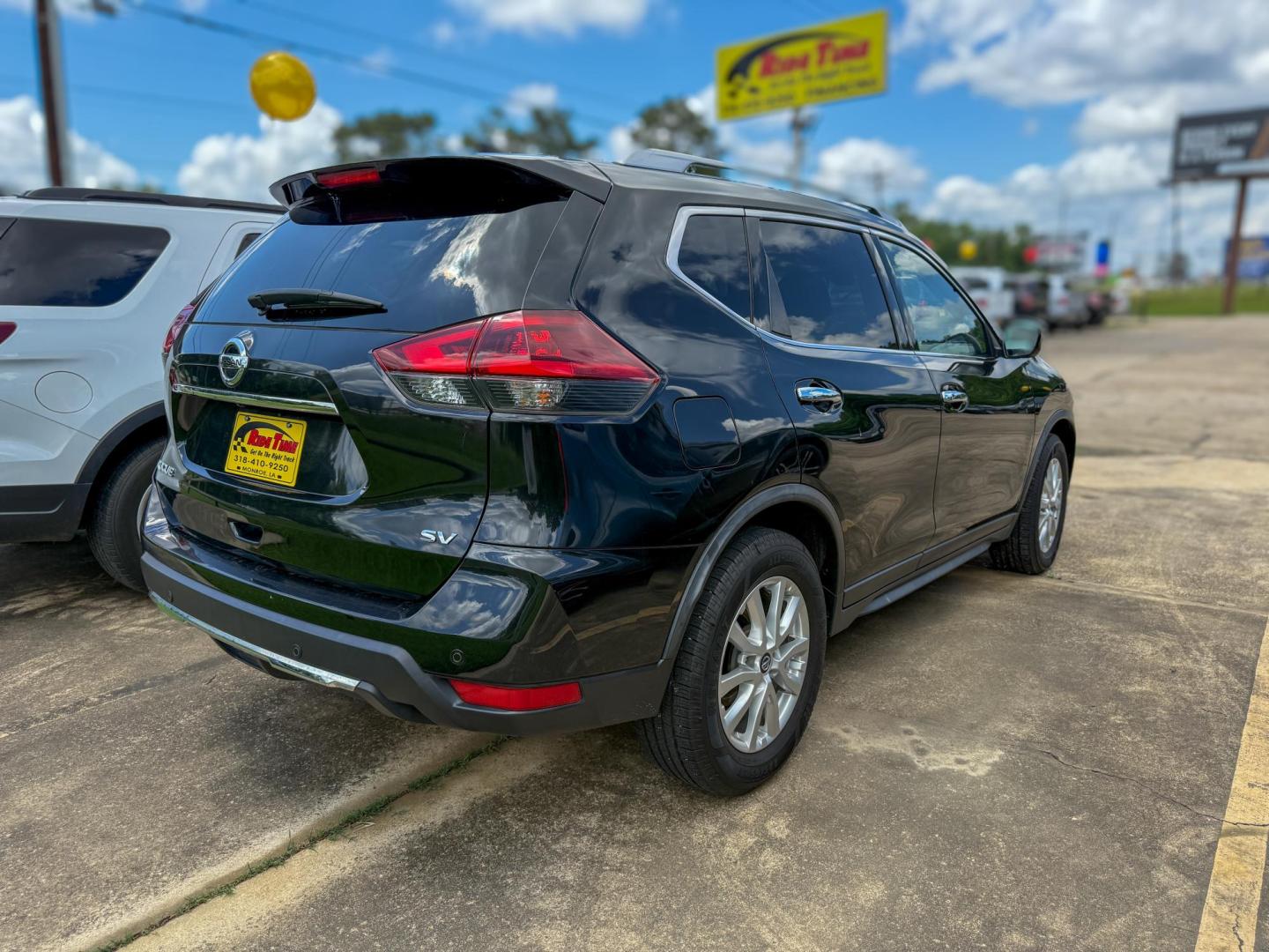 2020 Nissan Rogue S 2WD (JN8AT2MT8LW) with an 2.5L L4 DOHC 16V engine, CVT transmission, located at 419 N 18th St., Monroe, LA, 71201, (318) 410-9250, 32.514370, -92.105133 - Photo#1