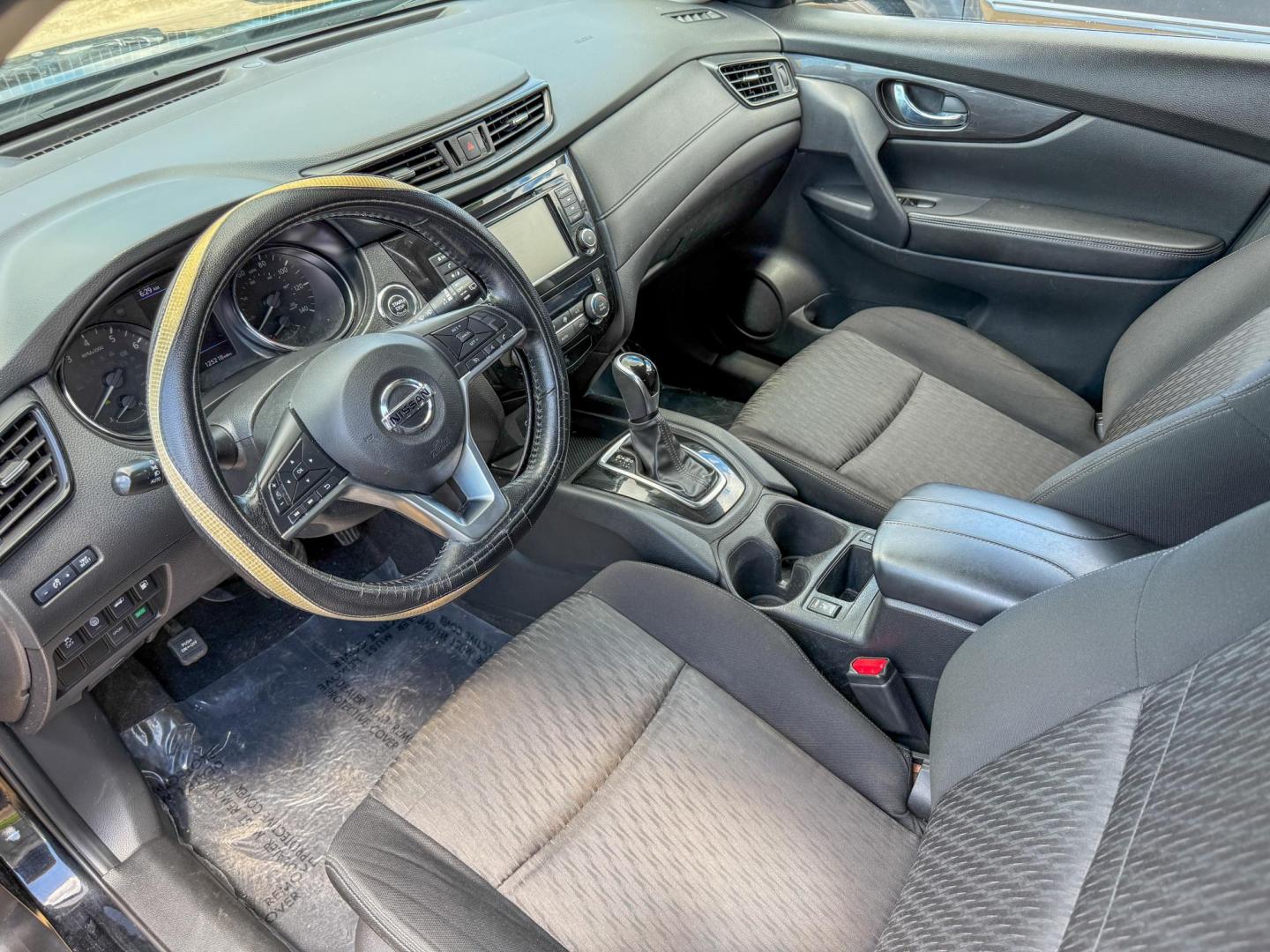 2020 Nissan Rogue S 2WD (JN8AT2MT8LW) with an 2.5L L4 DOHC 16V engine, CVT transmission, located at 419 N 18th St., Monroe, LA, 71201, (318) 410-9250, 32.514370, -92.105133 - Photo#3