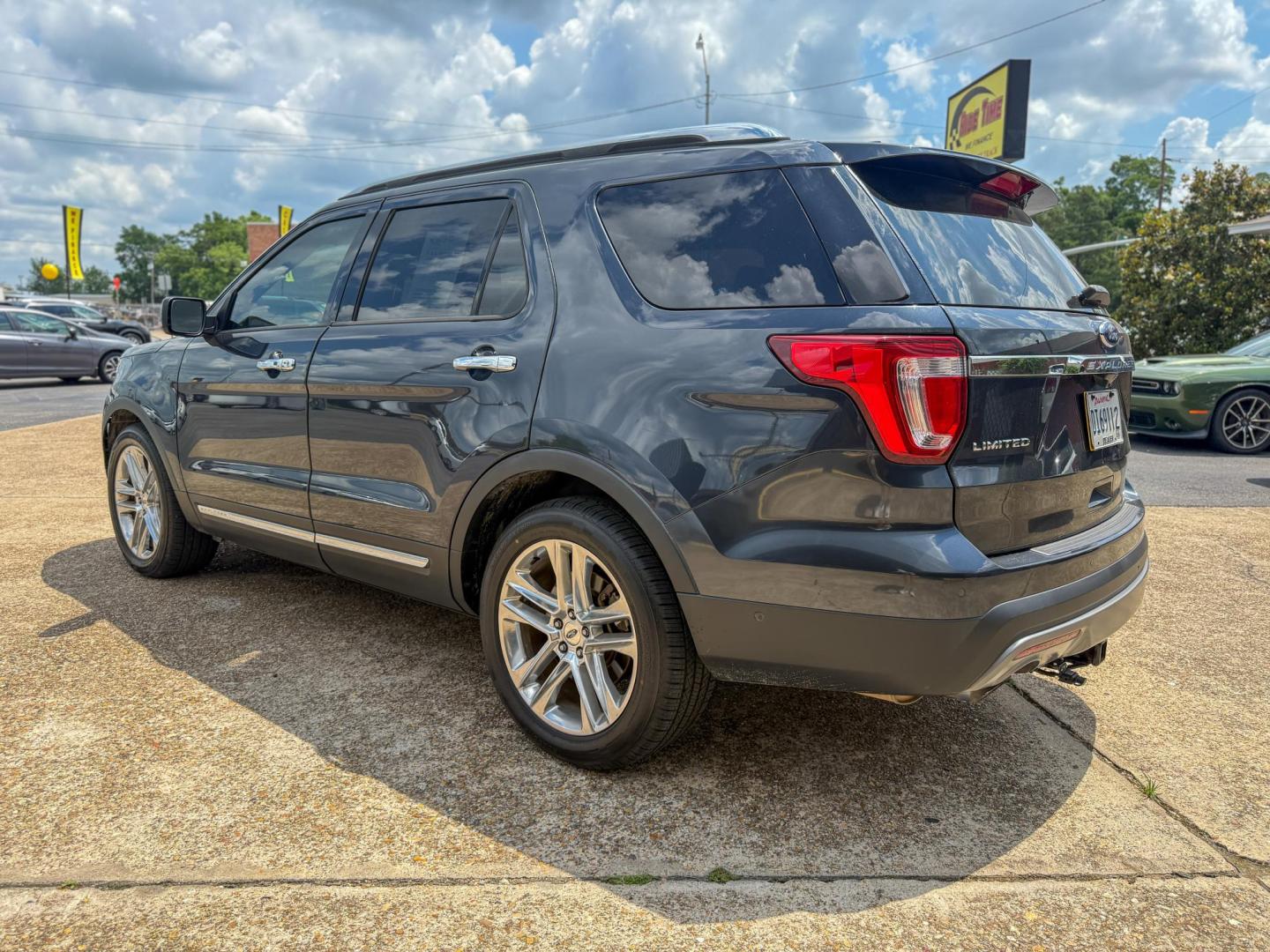2017 Ford Explorer Limited FWD (1FM5K7FH4HG) with an 2.3L L4 DOHC 16V engine, 6A transmission, located at 419 N 18th St., Monroe, LA, 71201, (318) 410-9250, 32.514370, -92.105133 - Photo#1