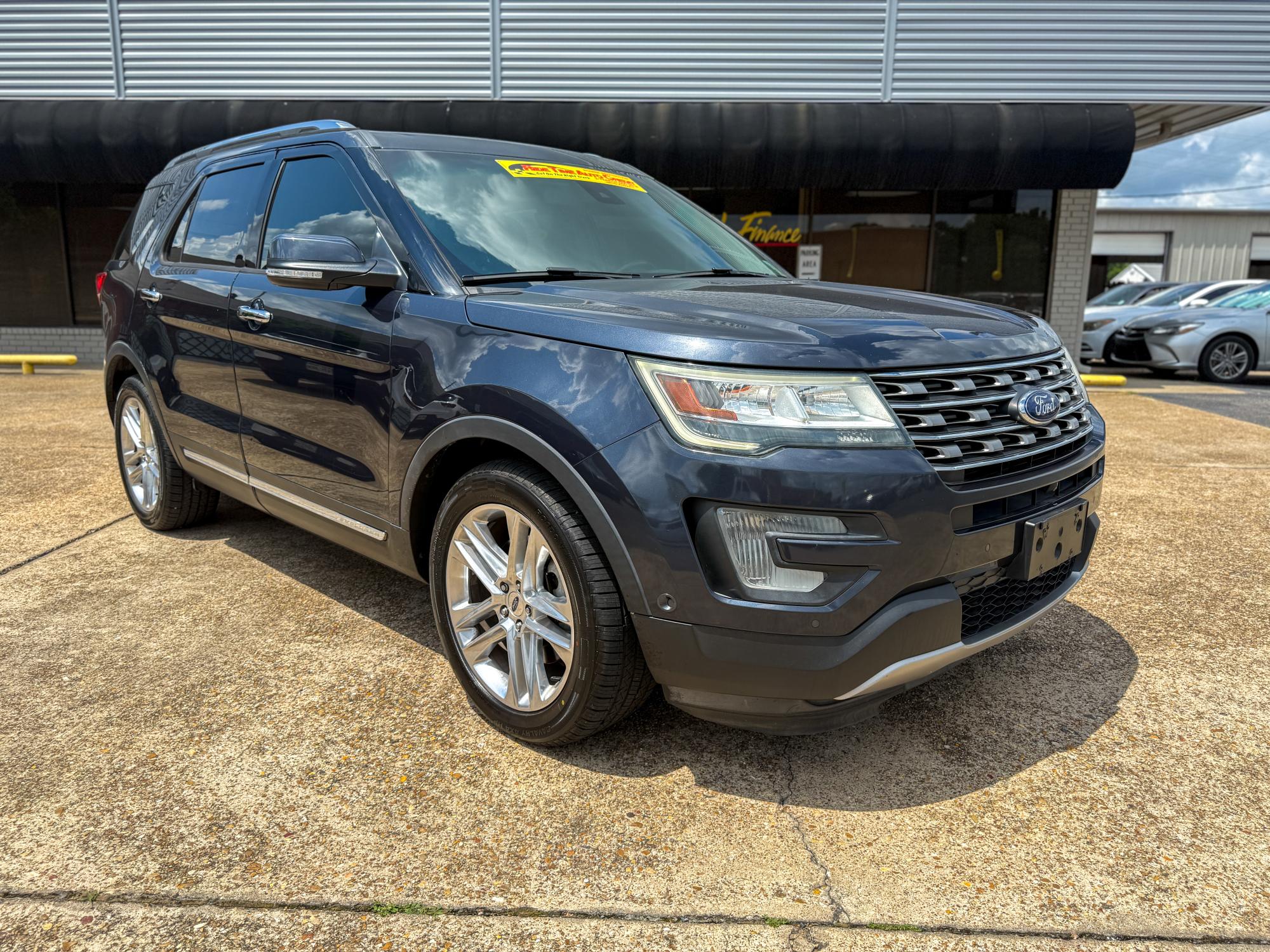 photo of 2017 Ford Explorer Limited FWD
