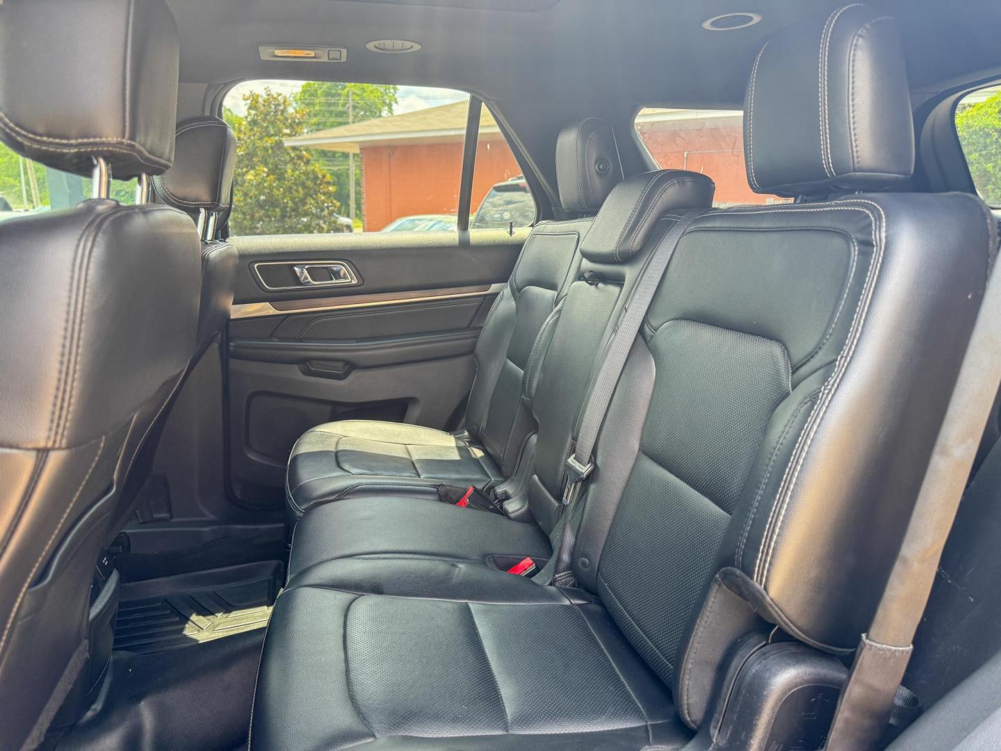 2017 Ford Explorer Limited FWD (1FM5K7FH4HG) with an 2.3L L4 DOHC 16V engine, 6A transmission, located at 419 N 18th St., Monroe, LA, 71201, (318) 410-9250, 32.514370, -92.105133 - Photo#4