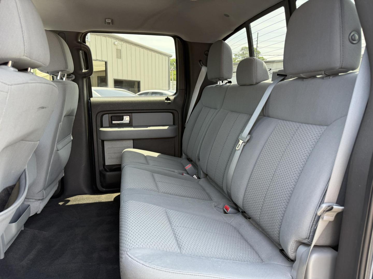 2014 Ford F-150 Platinum SuperCrew 6.5-ft. Bed 2WD (1FTFW1CT1EK) with an 3.5L V6 TURBO engine, 6-Speed Automatic transmission, located at 419 N 18th St., Monroe, LA, 71201, (318) 410-9250, 32.514370, -92.105133 - Photo#4