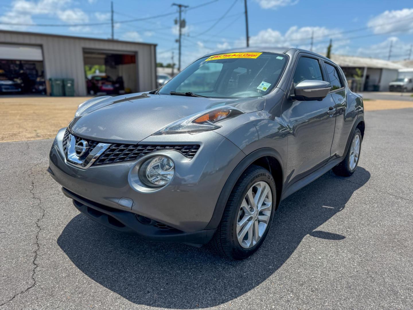 2015 Nissan Juke S FWD (JN8AF5MR3FT) with an 1.6L L4 DOHC 16V engine, Continuously Variable Transmission transmission, located at 419 N 18th St., Monroe, LA, 71201, (318) 410-9250, 32.514370, -92.105133 - Photo#0