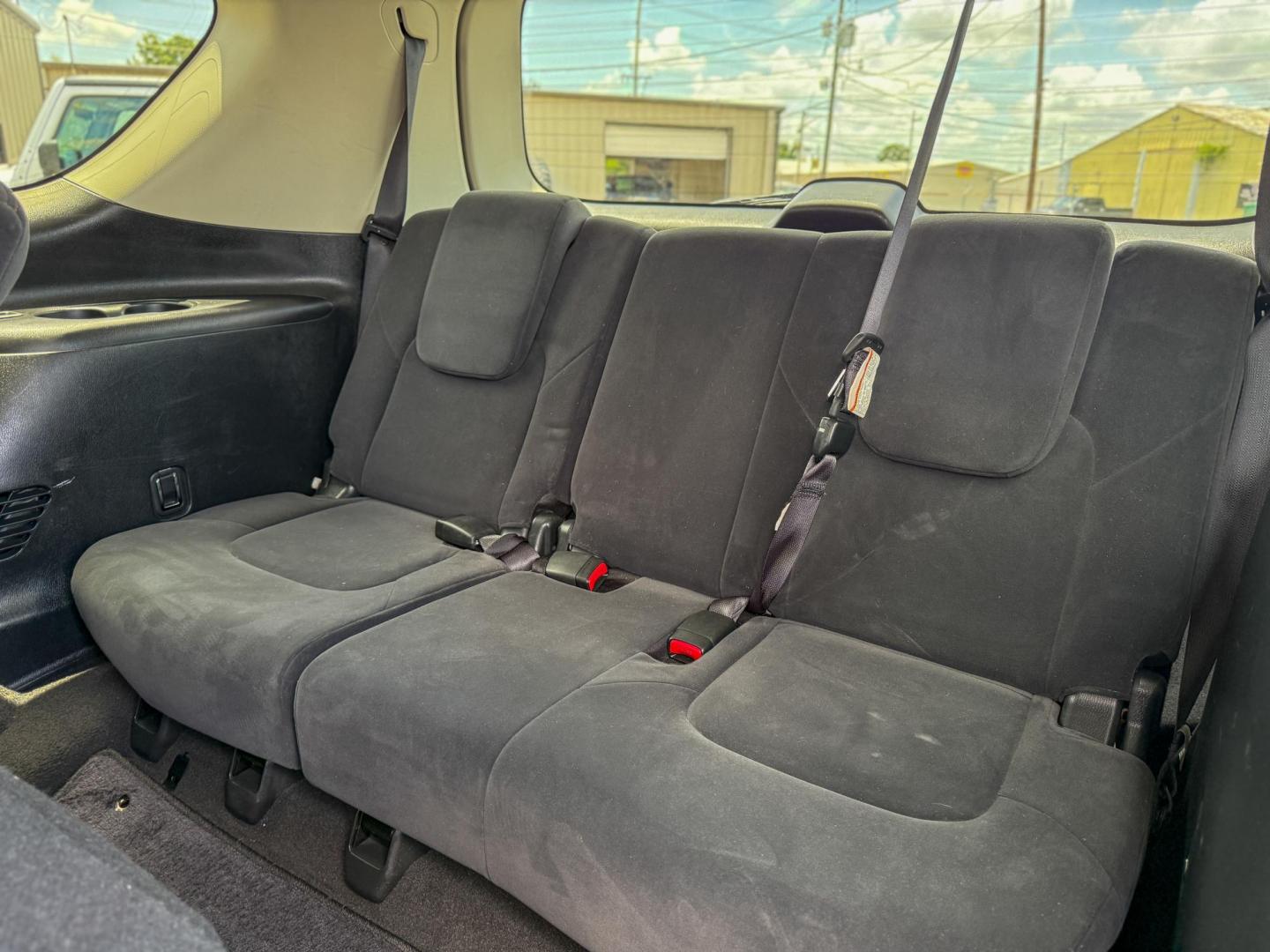 2017 Nissan Armada SV AWD (JN8AY2NCXH9) with an 5.6L V8 DOHC 32V engine, 7A transmission, located at 419 N 18th St., Monroe, LA, 71201, (318) 410-9250, 32.514370, -92.105133 - Photo#5