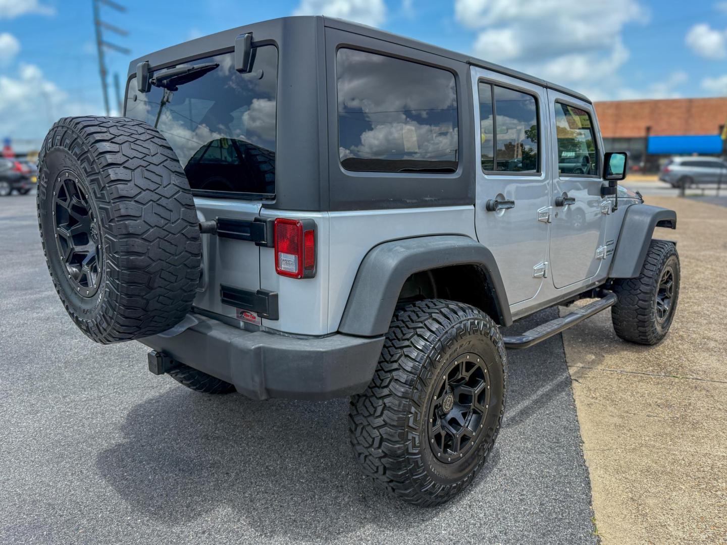 2010 Jeep Wrangler Unlimited Sport 4WD (1J4BA3H16AL) with an 3.8L V6 OHV 12V engine, located at 419 N 18th St., Monroe, LA, 71201, (318) 410-9250, 32.514370, -92.105133 - Photo#1