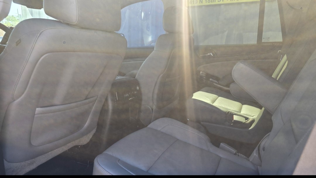 2015 Chevrolet Tahoe LT 2WD (1GNSCBKCXFR) with an 5.3L V8 OHV 16V engine, 6-Speed Automatic transmission, located at 419 N 18th St., Monroe, LA, 71201, (318) 410-9250, 32.514370, -92.105133- Photo#7