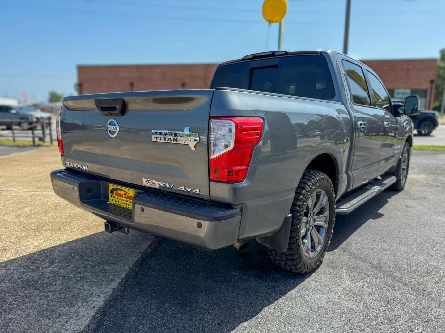 2017 Nissan Titan Platinum Reserve Crew Cab 4WD (1N6AA1E50HN) with an 5.6L V8 DOHC 32V engine, 6A transmission, located at 419 N 18th St., Monroe, LA, 71201, (318) 410-9250, 32.514370, -92.105133 - Photo#1