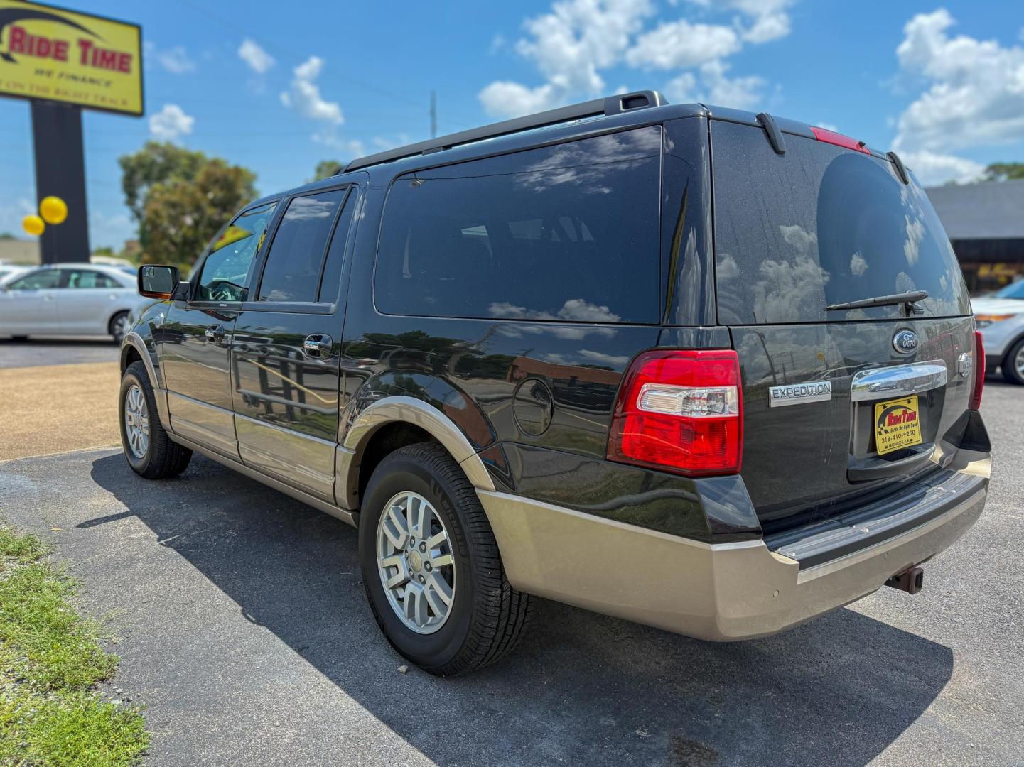 2012 Ford Expedition EL King Ranch 4WD (1FMJK1J51CE) with an 5.4L V8 SOHC 16V FFV engine, 6-Speed Automatic transmission, located at 419 N 18th St., Monroe, LA, 71201, (318) 410-9250, 32.514370, -92.105133 - Photo#1
