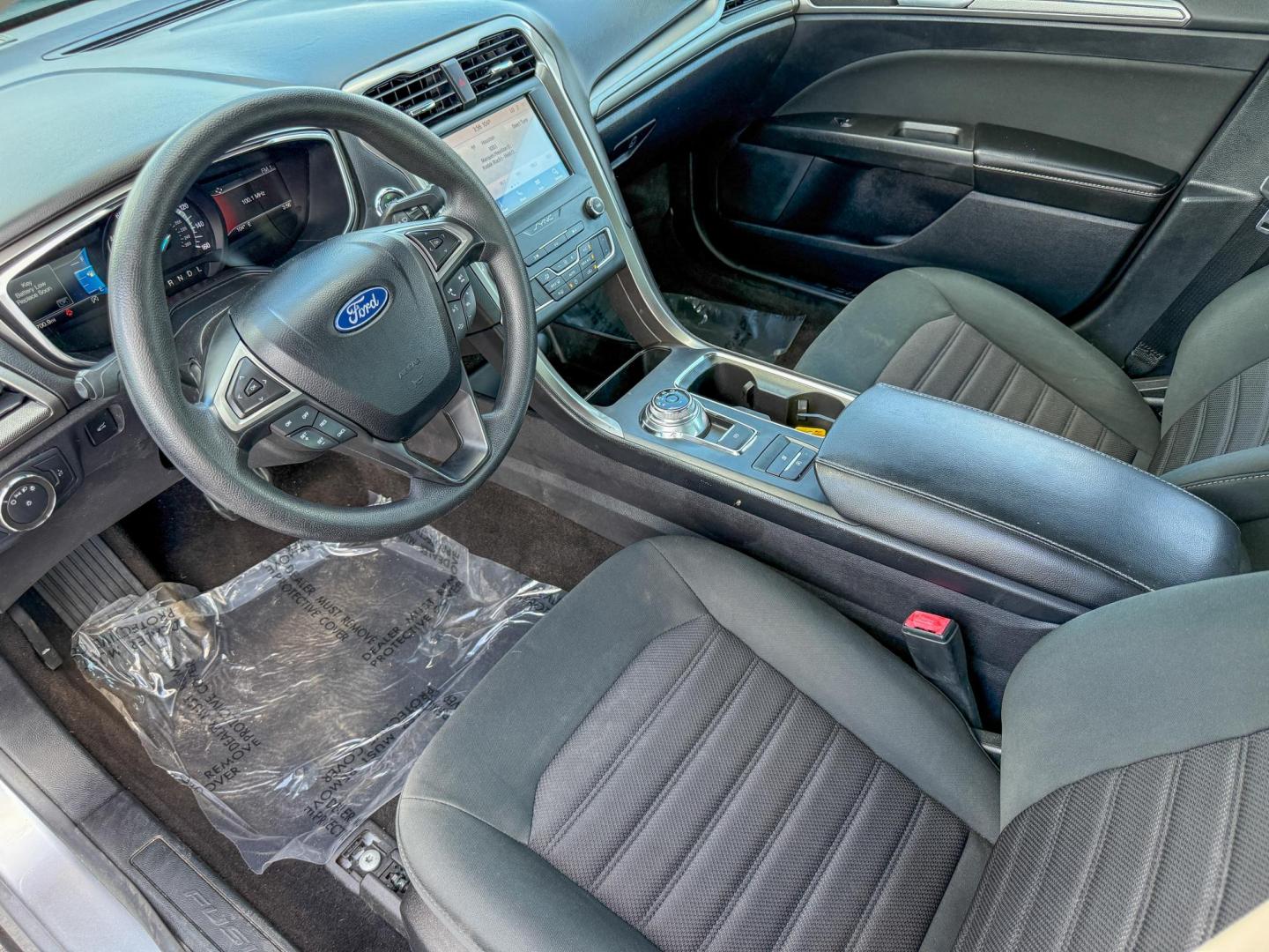 2020 Ford Fusion SE (3FA6P0HD6LR) with an 1.5L L4 DOHC 16V engine, 6A transmission, located at 419 N 18th St., Monroe, LA, 71201, (318) 410-9250, 32.514370, -92.105133 - Photo#3