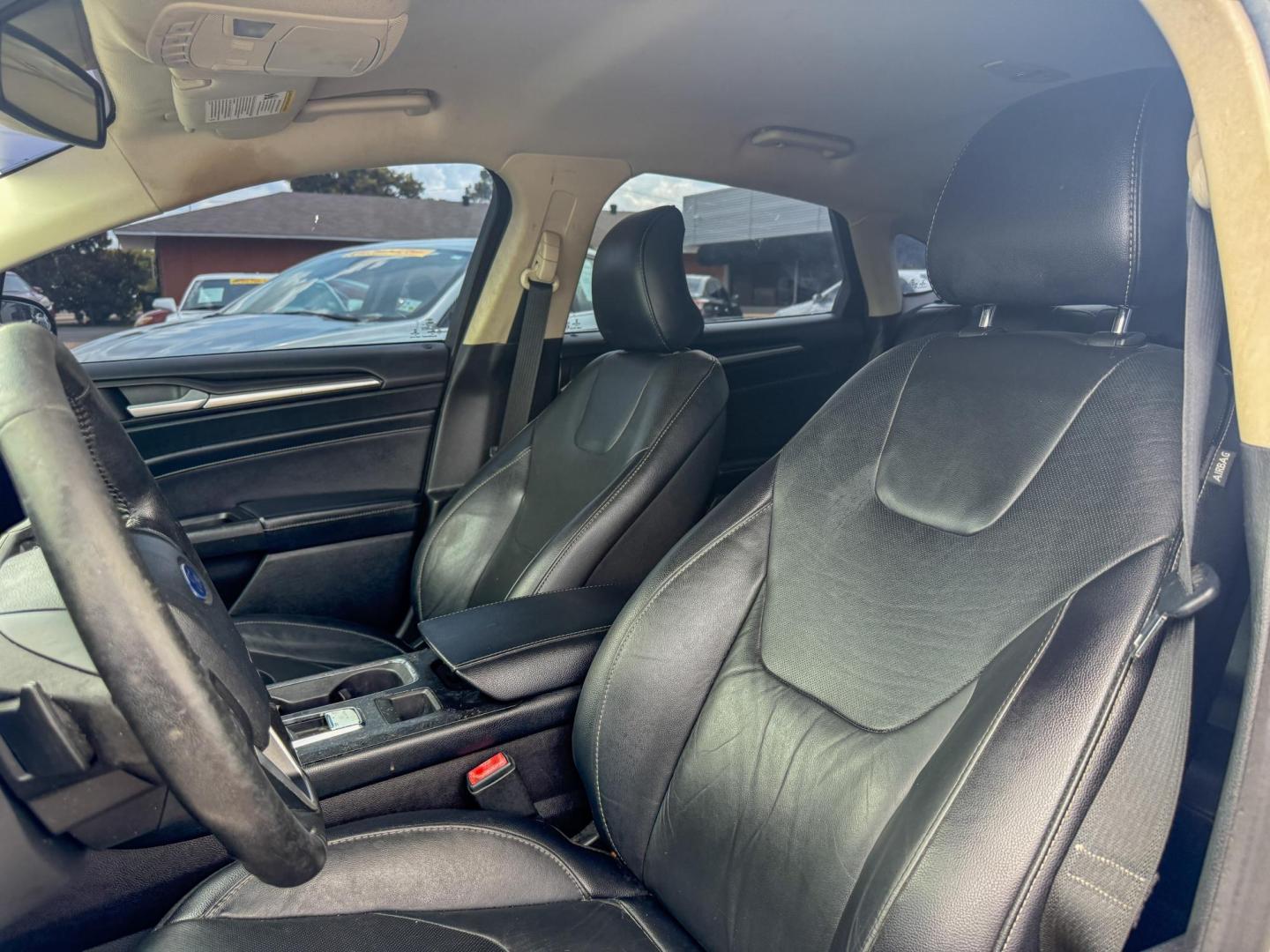 2017 Ford Fusion Titanium (3FA6P0K98HR) with an 2.0L L4 DOHC 16V engine, 6A transmission, located at 419 N 18th St., Monroe, LA, 71201, (318) 410-9250, 32.514370, -92.105133 - Photo#2