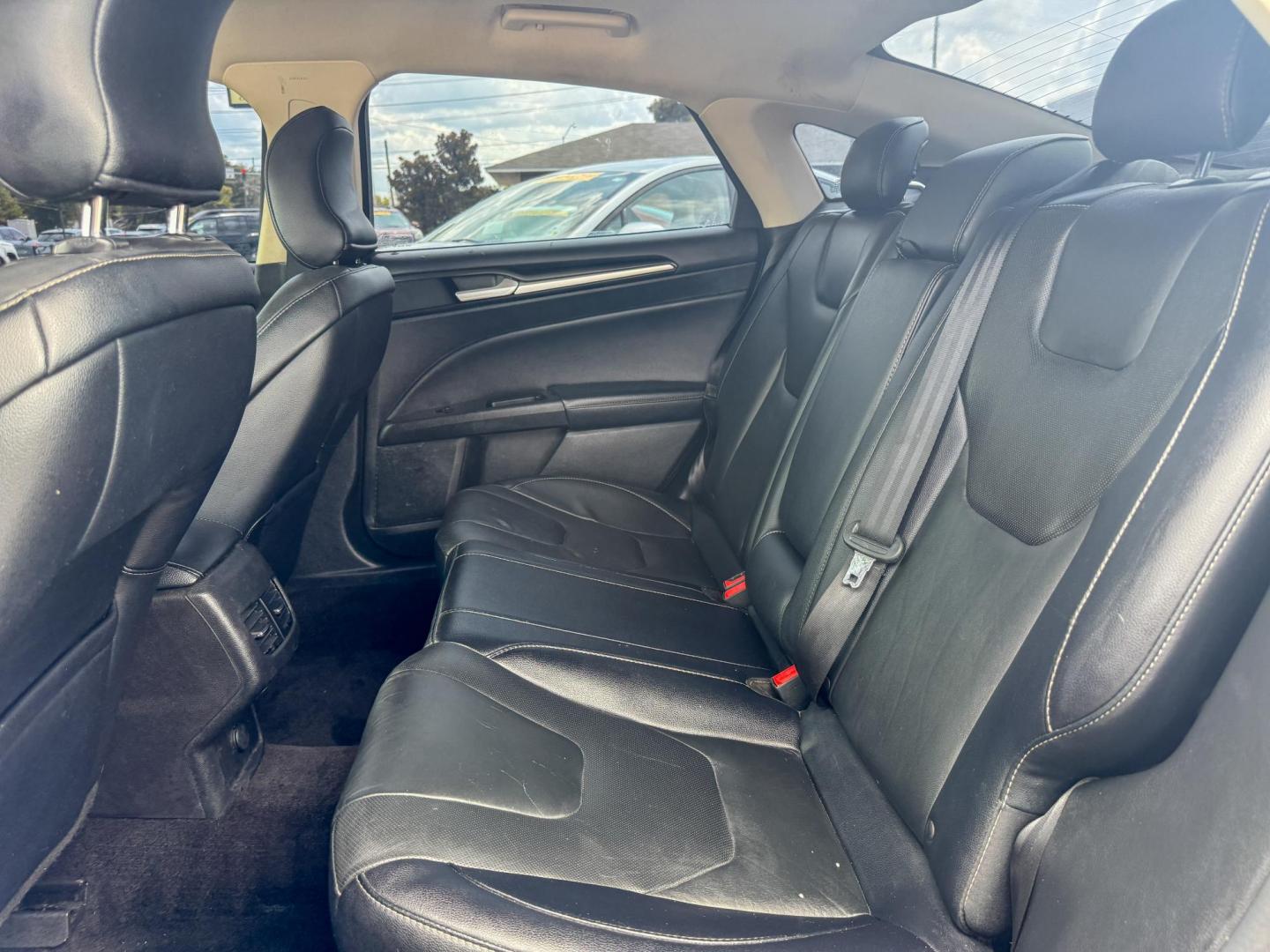 2017 Ford Fusion Titanium (3FA6P0K98HR) with an 2.0L L4 DOHC 16V engine, 6A transmission, located at 419 N 18th St., Monroe, LA, 71201, (318) 410-9250, 32.514370, -92.105133 - Photo#4