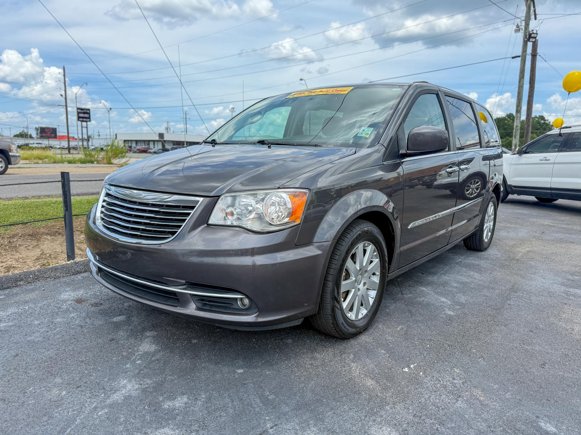 photo of 2016 Chrysler Town & Country Touring