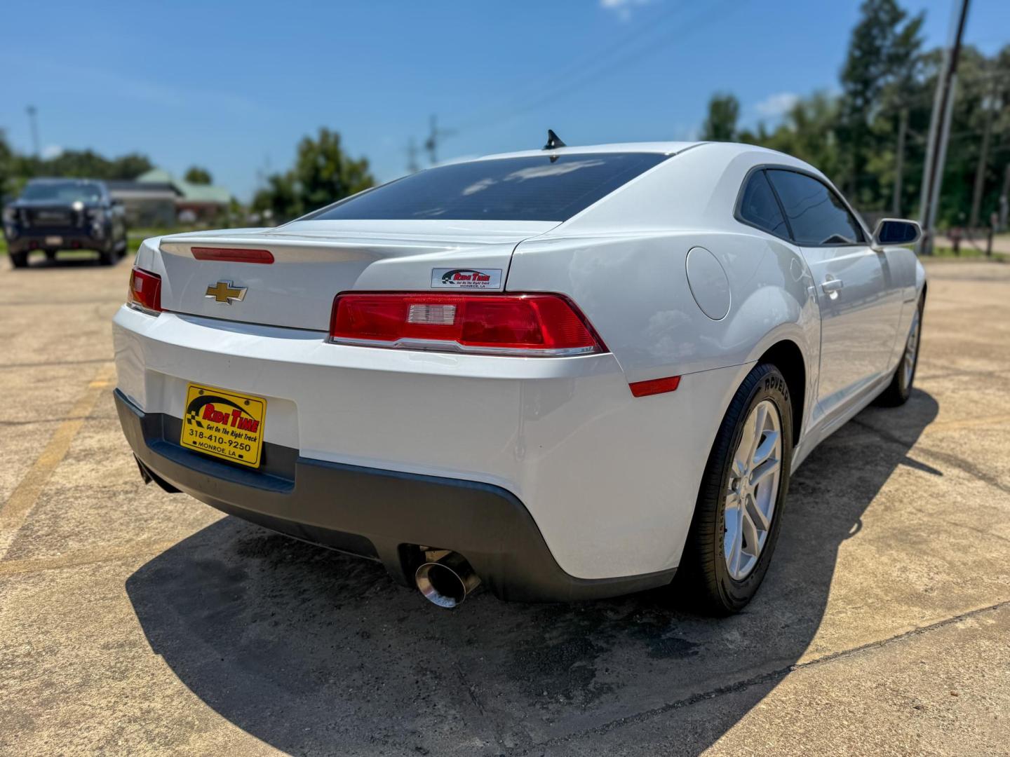 2015 Chevrolet Camaro 2LS Coupe (2G1FB1E3XF9) with an 3.6L V6 DOHC 24V FFV engine, 6-Speed Automatic transmission, located at 419 N 18th St., Monroe, LA, 71201, (318) 410-9250, 32.514370, -92.105133 - Photo#1