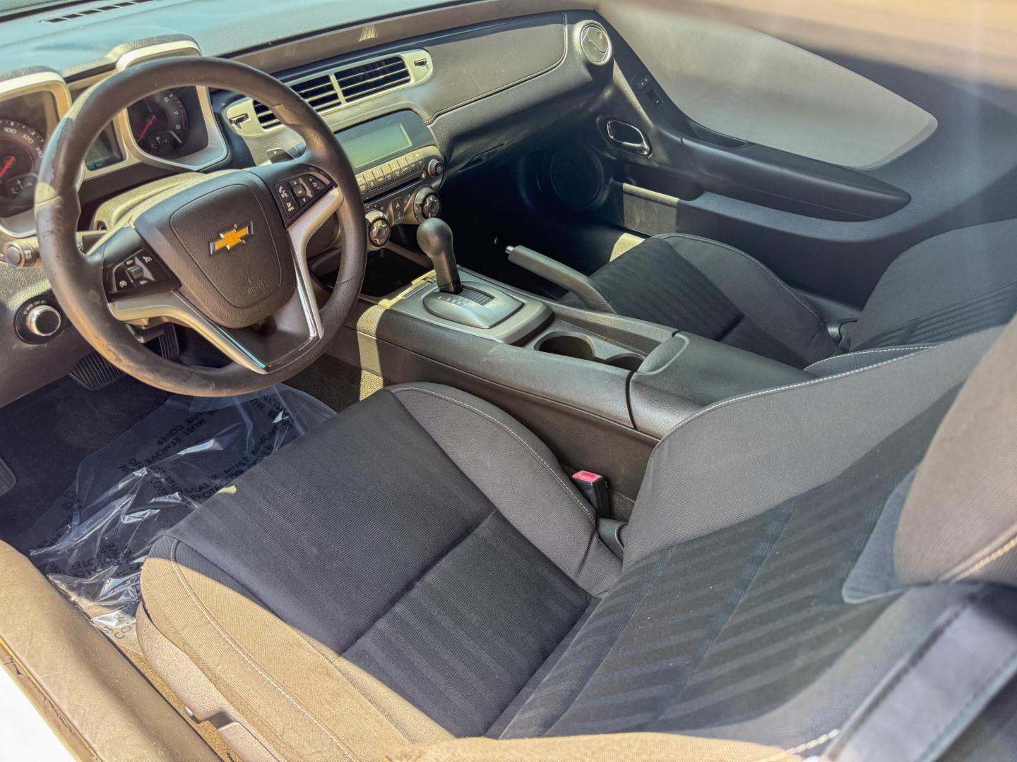 2015 Chevrolet Camaro 2LS Coupe (2G1FB1E3XF9) with an 3.6L V6 DOHC 24V FFV engine, 6-Speed Automatic transmission, located at 419 N 18th St., Monroe, LA, 71201, (318) 410-9250, 32.514370, -92.105133 - Photo#3