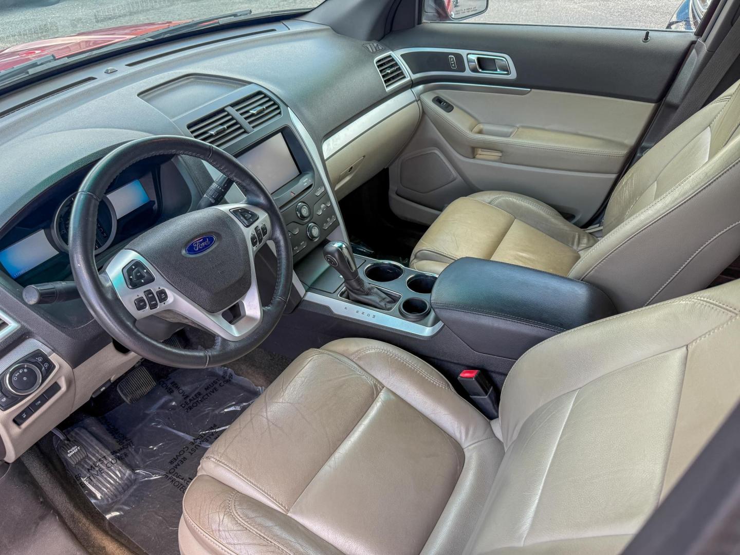 2012 Ford Explorer XLT FWD (1FMHK7D81CG) with an 3.5L V6 DOHC 24V engine, 6-Speed Automatic transmission, located at 419 N 18th St., Monroe, LA, 71201, (318) 410-9250, 32.514370, -92.105133 - Photo#3