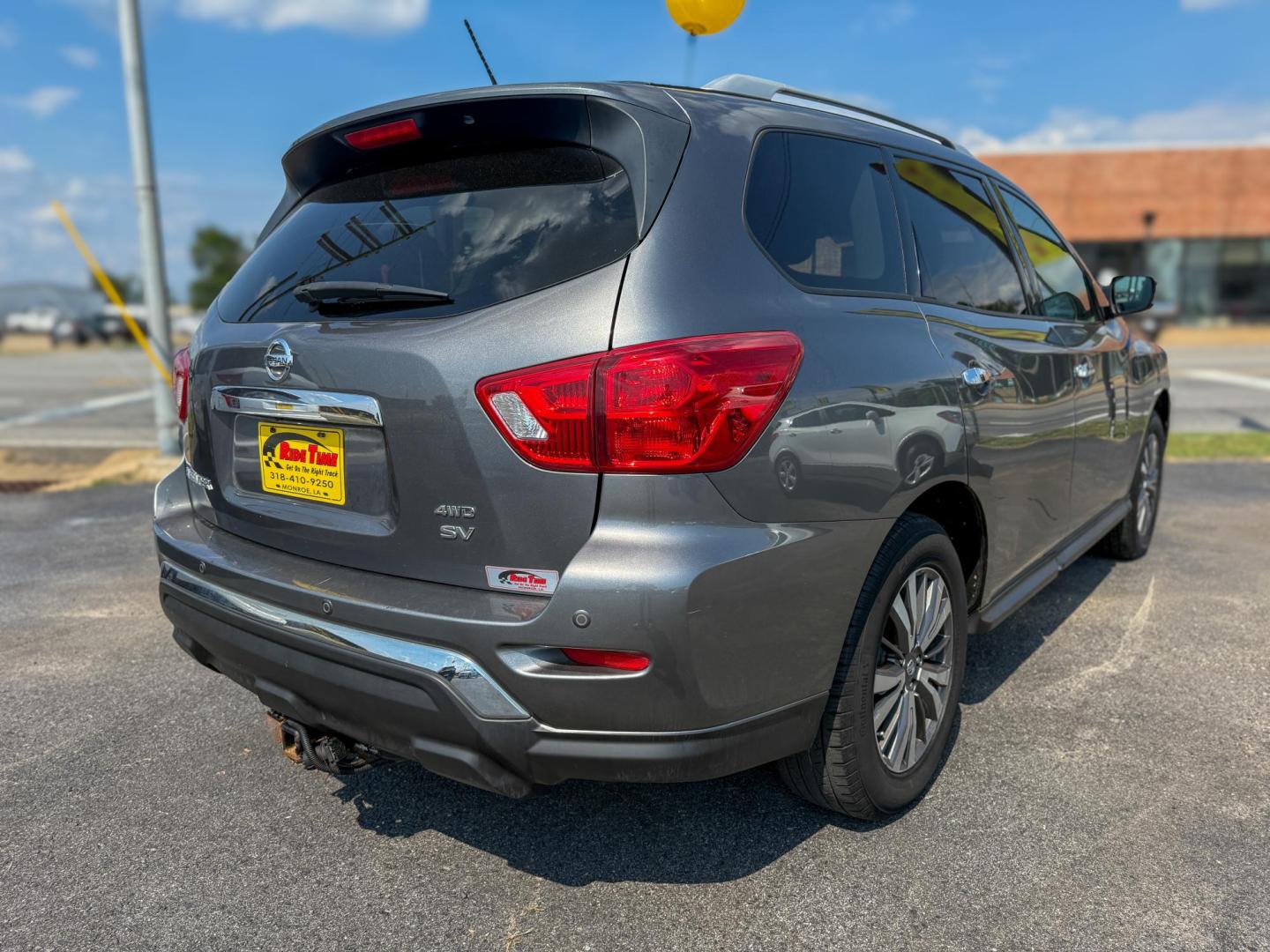 2018 Nissan Pathfinder S 4WD (5N1DR2MM7JC) with an 3.5L V6 DOHC 24V engine, CVT transmission, located at 419 N 18th St., Monroe, LA, 71201, (318) 410-9250, 32.514370, -92.105133 - Photo#1