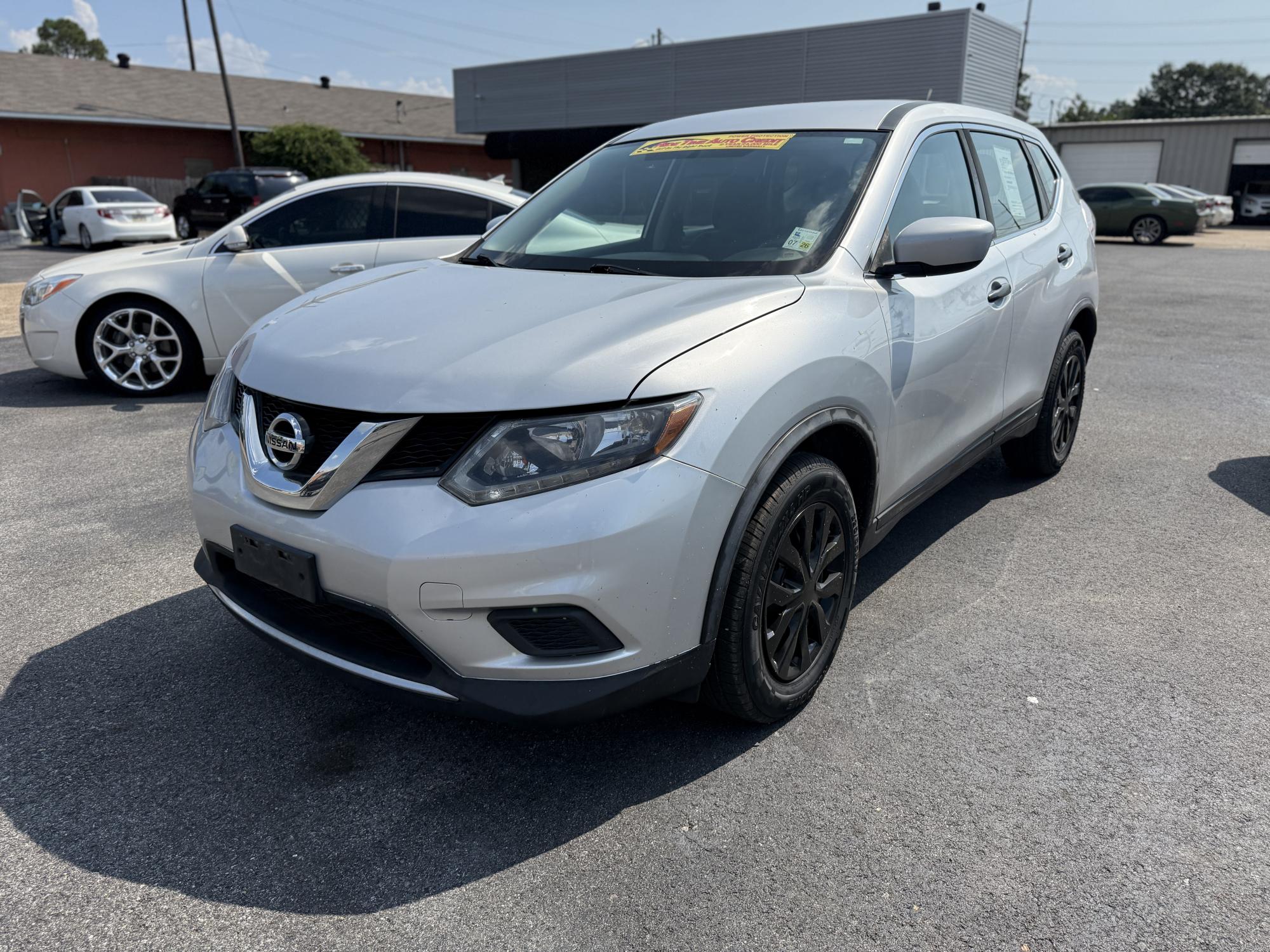 photo of 2016 Nissan Rogue SV AWD