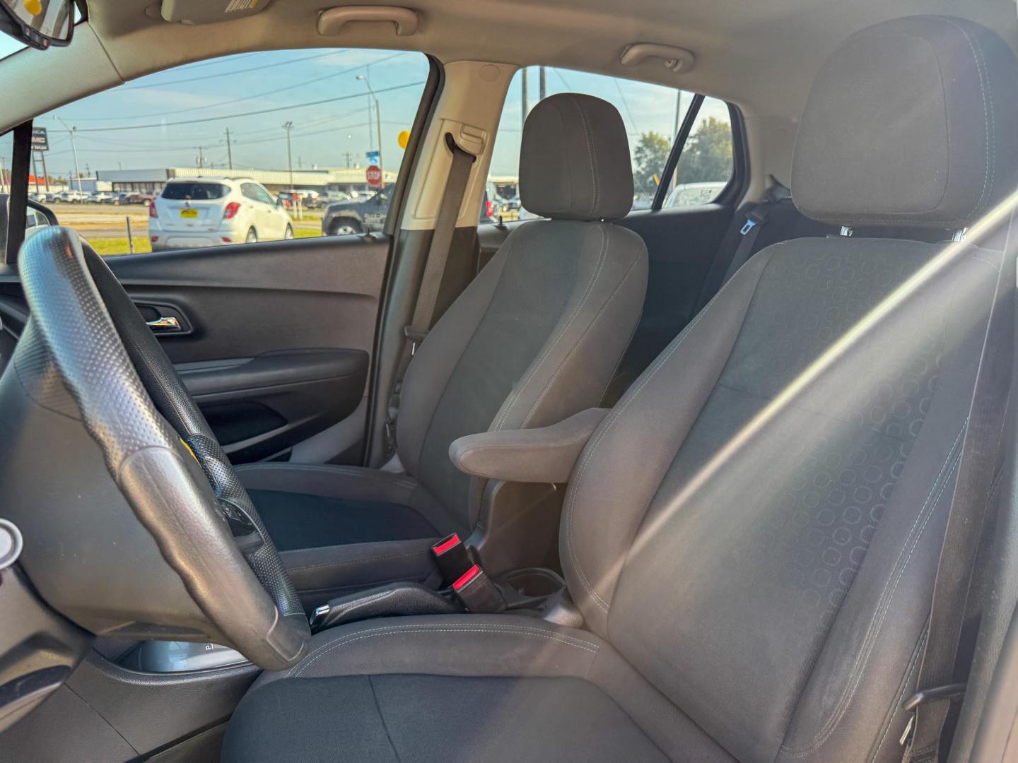 2016 Chevrolet Trax LS AWD (KL7CJNSB5GB) with an 1.4L L4 DOHC 16V engine, 6A transmission, located at 419 N 18th St., Monroe, LA, 71201, (318) 410-9250, 32.514370, -92.105133 - Photo#2