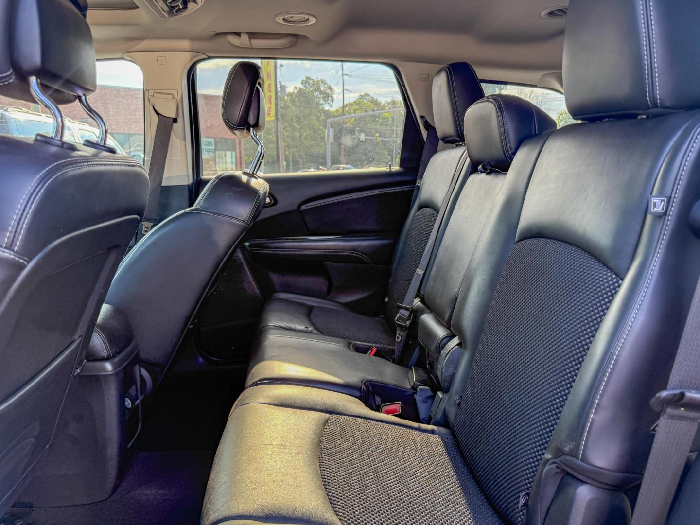 2020 Dodge Journey Crossroad (3C4PDCGB2LT) with an 2.4L L4 DOHC 16V engine, 4A transmission, located at 419 N 18th St., Monroe, LA, 71201, (318) 410-9250, 32.514370, -92.105133 - Photo#4
