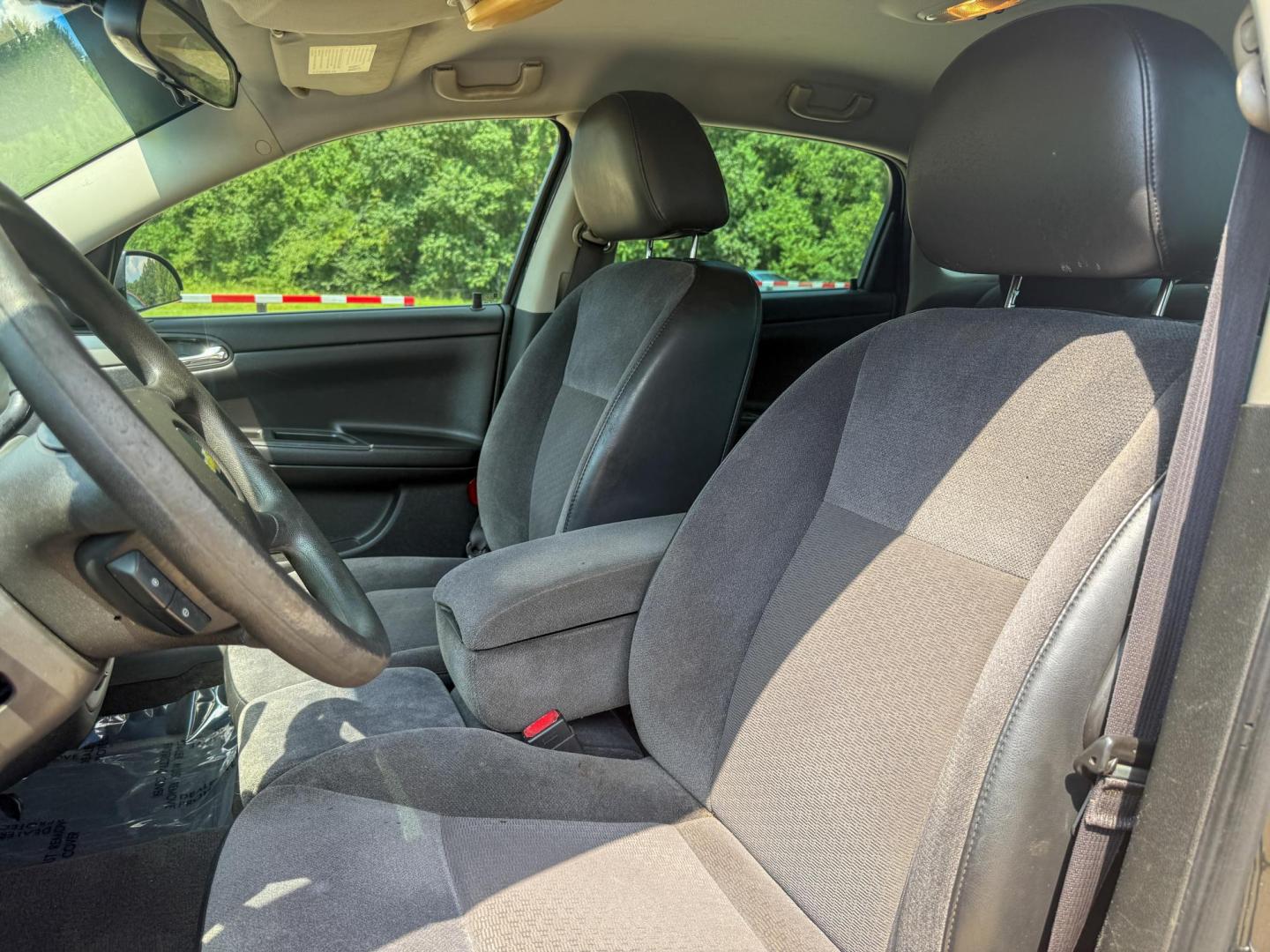 2013 Chevrolet Impala Police Cruiser (2G1WD5E32D1) with an 3.6L V6 DOHC 16V FFV engine, 6-Speed Automatic transmission, located at 419 N 18th St., Monroe, LA, 71201, (318) 410-9250, 32.514370, -92.105133 - Photo#2