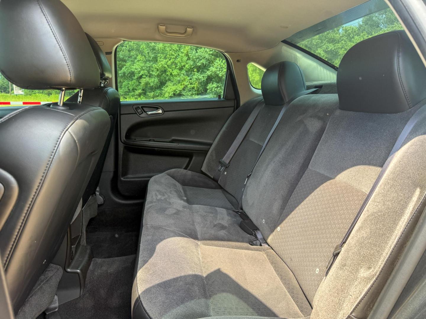 2013 Chevrolet Impala Police Cruiser (2G1WD5E32D1) with an 3.6L V6 DOHC 16V FFV engine, 6-Speed Automatic transmission, located at 419 N 18th St., Monroe, LA, 71201, (318) 410-9250, 32.514370, -92.105133 - Photo#4