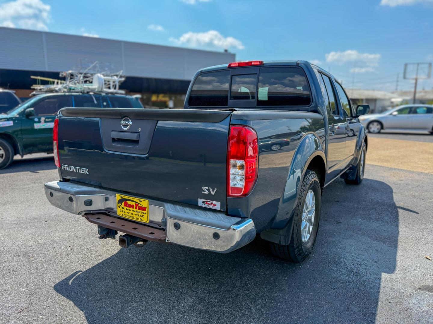 2014 Nissan Frontier S Crew Cab 5AT 2WD (1N6AD0ERXEN) with an 4.0L V6 DOHC 24V engine, 5-Speed Automatic transmission, located at 419 N 18th St., Monroe, LA, 71201, (318) 410-9250, 32.514370, -92.105133 - Photo#1