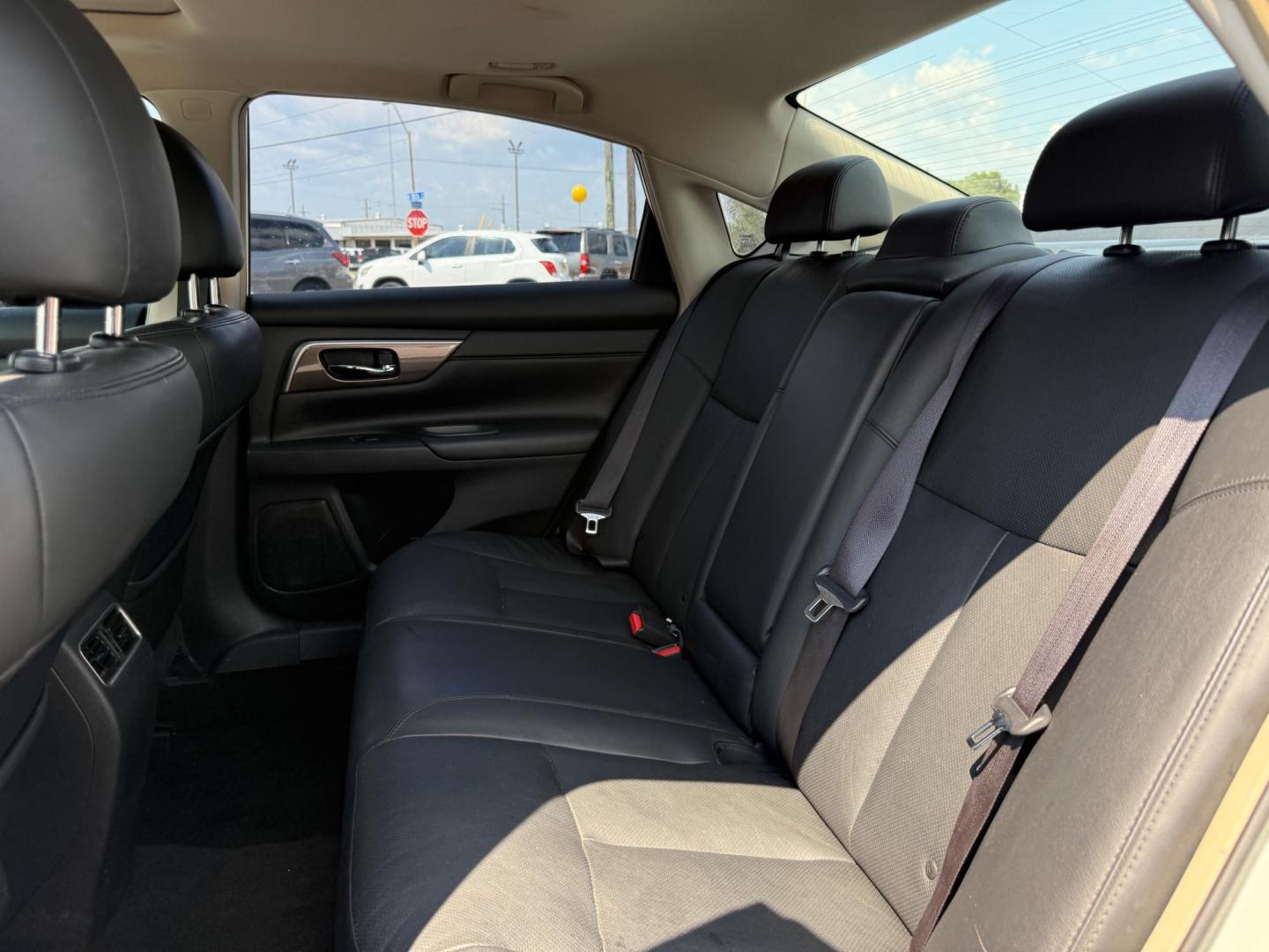 2013 Nissan Altima 2.5 S (1N4AL3AP5DC) with an 2.5L L4 DOHC 16V engine, located at 419 N 18th St., Monroe, LA, 71201, (318) 410-9250, 32.514370, -92.105133 - Photo#4