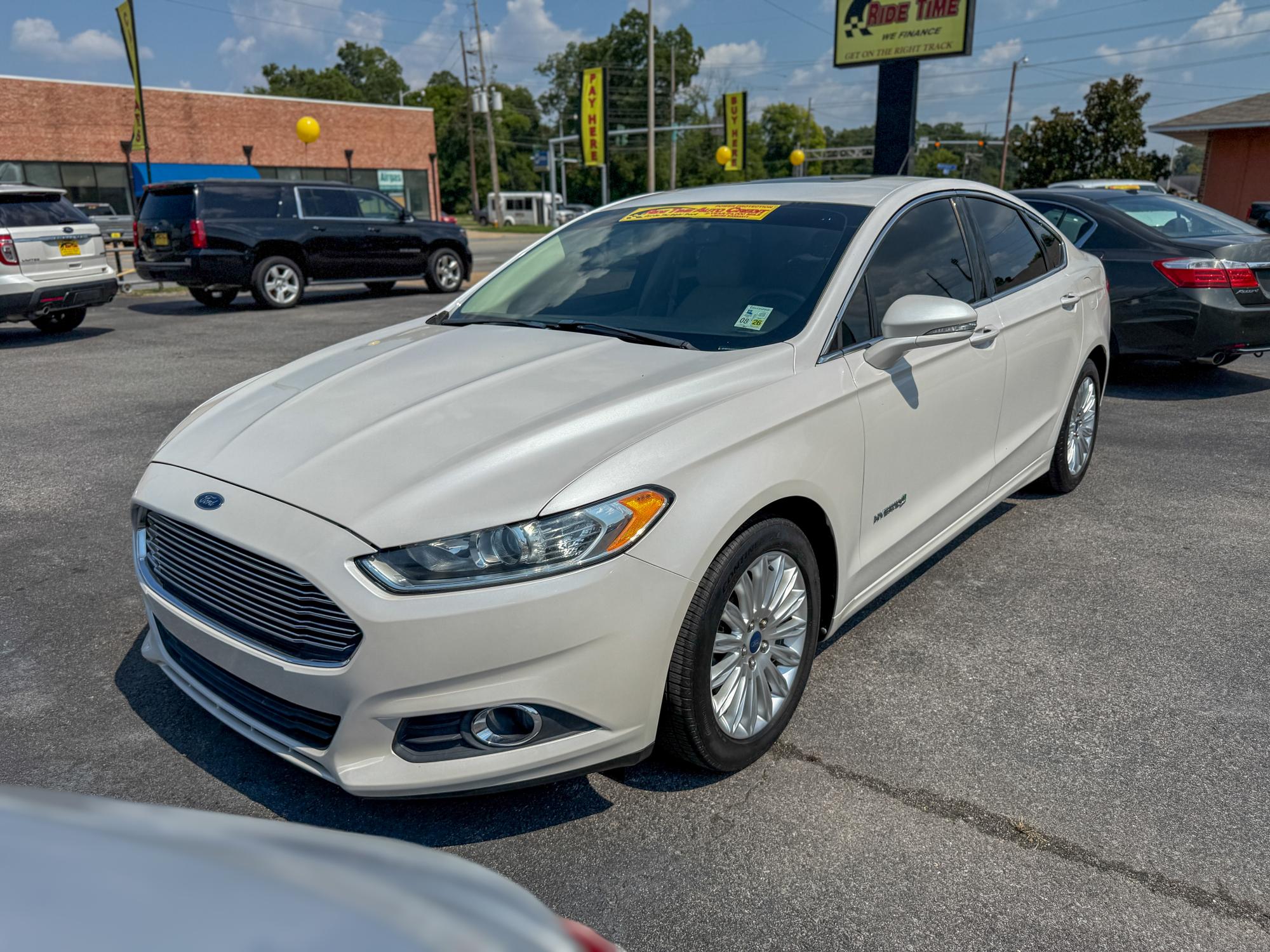 photo of 2013 Ford Fusion Hybrid SE