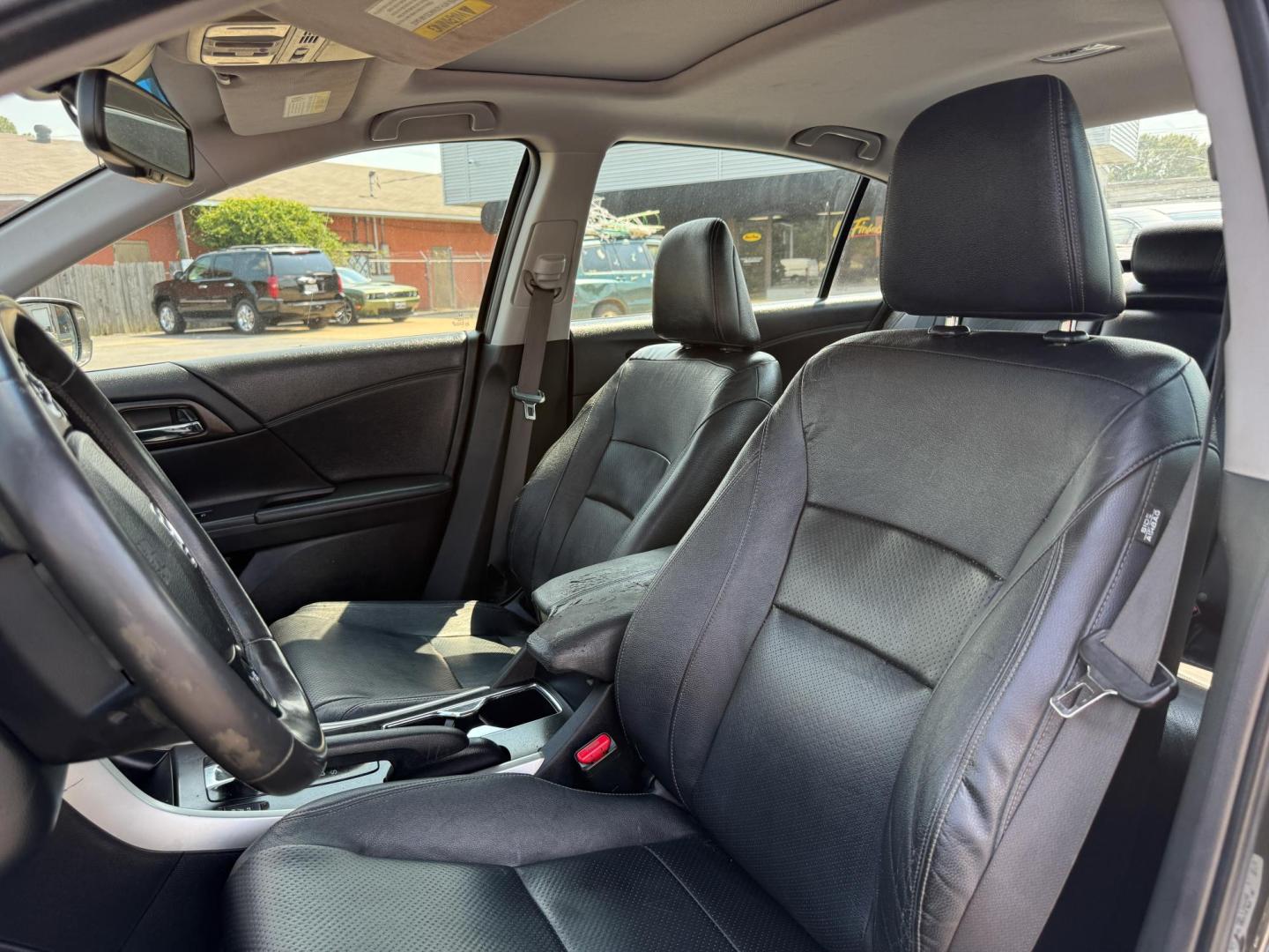 2013 Honda Accord EX-L V6 Sedan AT (1HGCR3F80DA) with an 3.5L V6 SOHC 24V engine, 6-Speed Automatic transmission, located at 419 N 18th St., Monroe, LA, 71201, (318) 410-9250, 32.514370, -92.105133 - Photo#2