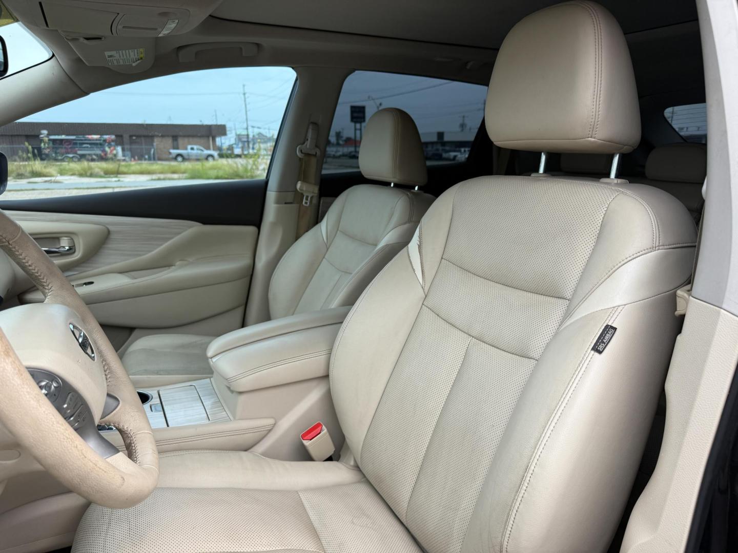 2015 Nissan Murano Platinum FWD (5N1AZ2MG3FN) with an 3.5L V6 DOHC 24V engine, Continuously Variable Transmission transmission, located at 419 N 18th St., Monroe, LA, 71201, (318) 410-9250, 32.514370, -92.105133 - Photo#2