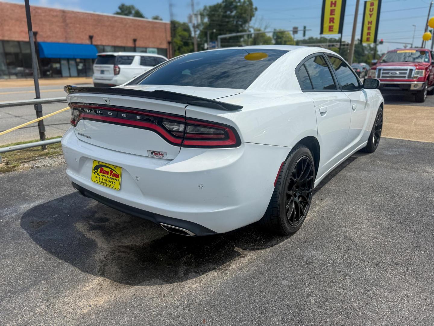 2019 Dodge Charger SXT (2C3CDXBG8KH) with an 3.6L V6 DOHC 24V engine, 8A transmission, located at 419 N 18th St., Monroe, LA, 71201, (318) 410-9250, 32.514370, -92.105133 - Photo#1