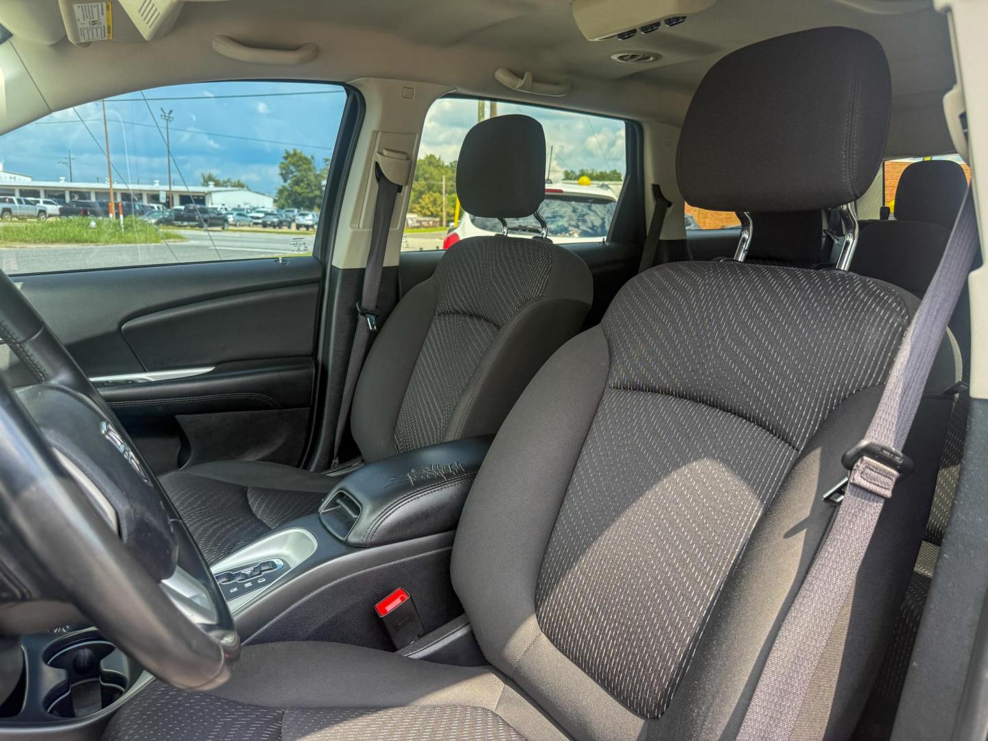 2018 Dodge Journey SE (3C4PDCAB3JT) with an 2.4L L4 DOHC 16V engine, 4A transmission, located at 419 N 18th St., Monroe, LA, 71201, (318) 410-9250, 32.514370, -92.105133 - Photo#2