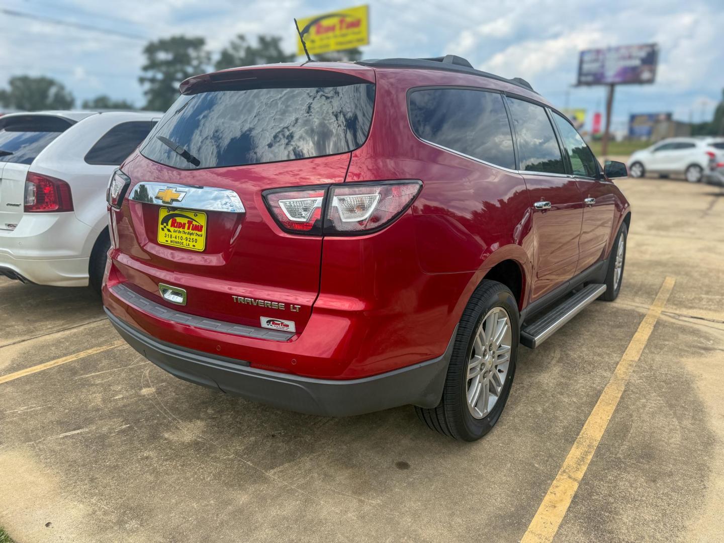2014 Chevrolet Traverse 1LT FWD (1GNKRGKD6EJ) with an 3.6L V6 DOHC 24V engine, 6-Speed Automatic transmission, located at 419 N 18th St., Monroe, LA, 71201, (318) 410-9250, 32.514370, -92.105133 - Photo#1
