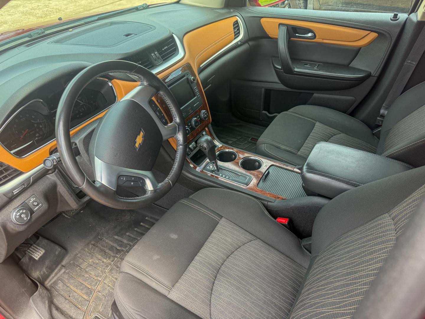 2014 Chevrolet Traverse 1LT FWD (1GNKRGKD6EJ) with an 3.6L V6 DOHC 24V engine, 6-Speed Automatic transmission, located at 419 N 18th St., Monroe, LA, 71201, (318) 410-9250, 32.514370, -92.105133 - Photo#3