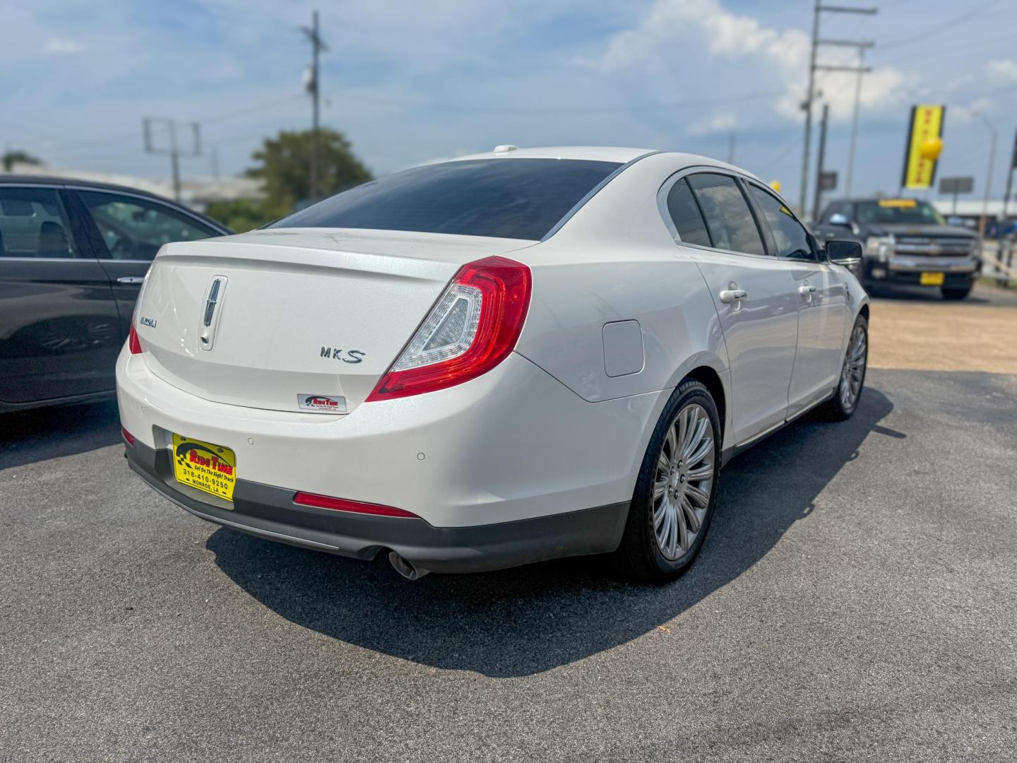 2013 Lincoln MKS AWD (1LNHL9EK7DG) with an 3.5L V6 DOHC 24V engine, 6-Speed Automatic transmission, located at 419 N 18th St., Monroe, LA, 71201, (318) 410-9250, 32.514370, -92.105133 - Photo#1