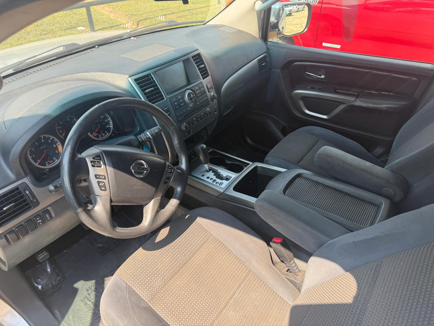 2015 Nissan Armada SL 2WD (5N1BA0ND8FN) with an 5.6L V8 DOHC 32V FFV engine, 5-Speed Automatic transmission, located at 419 N 18th St., Monroe, LA, 71201, (318) 410-9250, 32.514370, -92.105133 - Photo#3