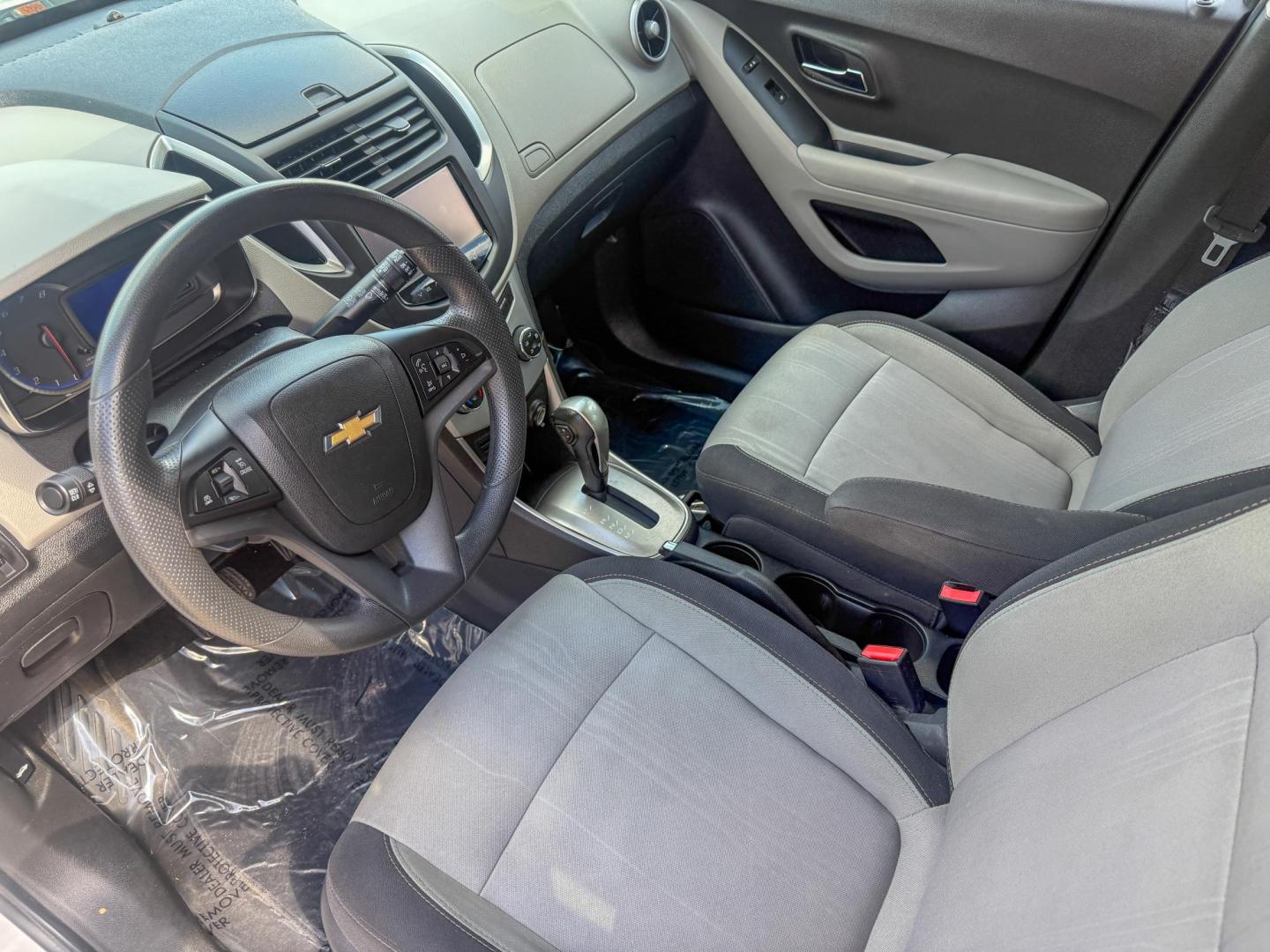 2016 Chevrolet Trax LT FWD (3GNCJLSB2GL) with an 1.4L L4 DOHC 16V engine, 6A transmission, located at 419 N 18th St., Monroe, LA, 71201, (318) 410-9250, 32.514370, -92.105133 - Photo#3