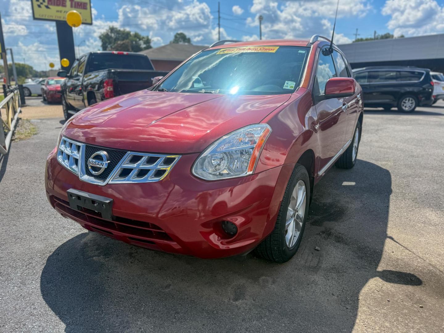 2013 Nissan Rogue S 2WD (JN8AS5MT1DW) with an 2.5L L4 DOHC 16V engine, Continuously Variable Transmission transmission, located at 419 N 18th St., Monroe, LA, 71201, (318) 410-9250, 32.514370, -92.105133 - Photo#0