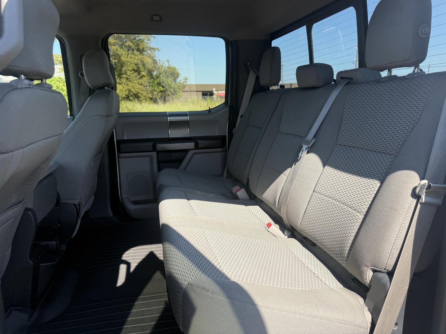 2015 Ford F-150 King-Ranch SuperCrew 5.5-ft. Bed 2WD (1FTEW1CP4FK) with an 2.7L V6 DOHC 24V engine, 6-Speed Automatic transmission, located at 419 N 18th St., Monroe, LA, 71201, (318) 410-9250, 32.514370, -92.105133 - Photo#4