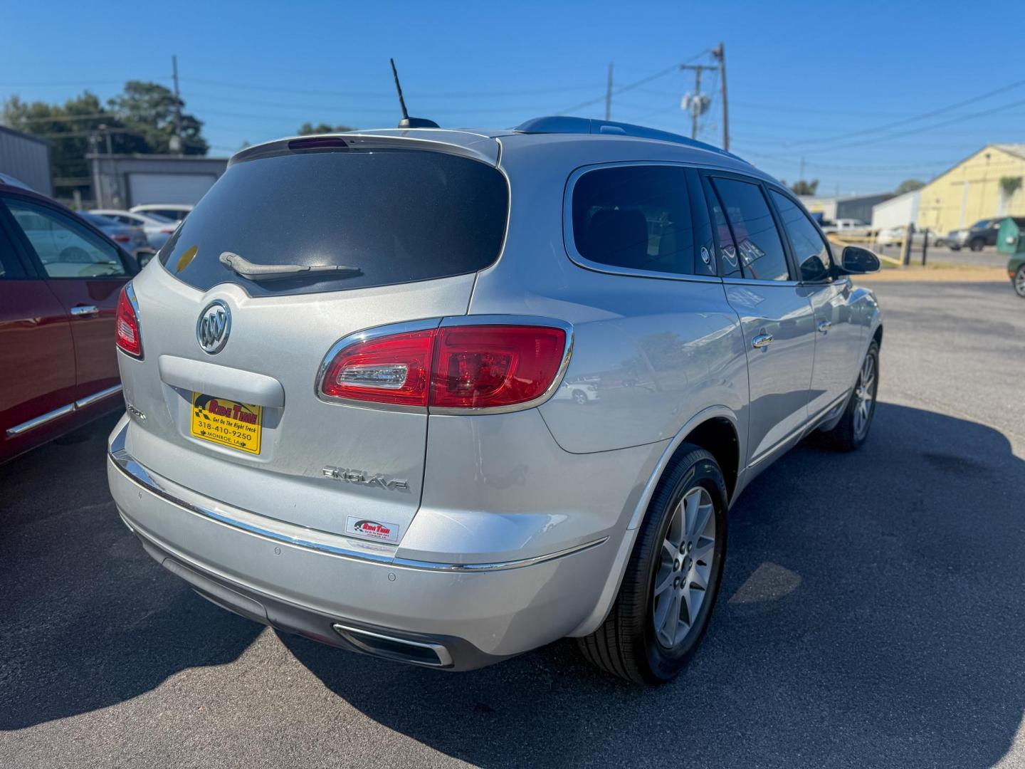 2017 Buick Enclave Leather FWD (5GAKRBKD6HJ) with an 3.6L V6 DOHC 24V engine, 6A transmission, located at 419 N 18th St., Monroe, LA, 71201, (318) 410-9250, 32.514370, -92.105133 - Photo#1