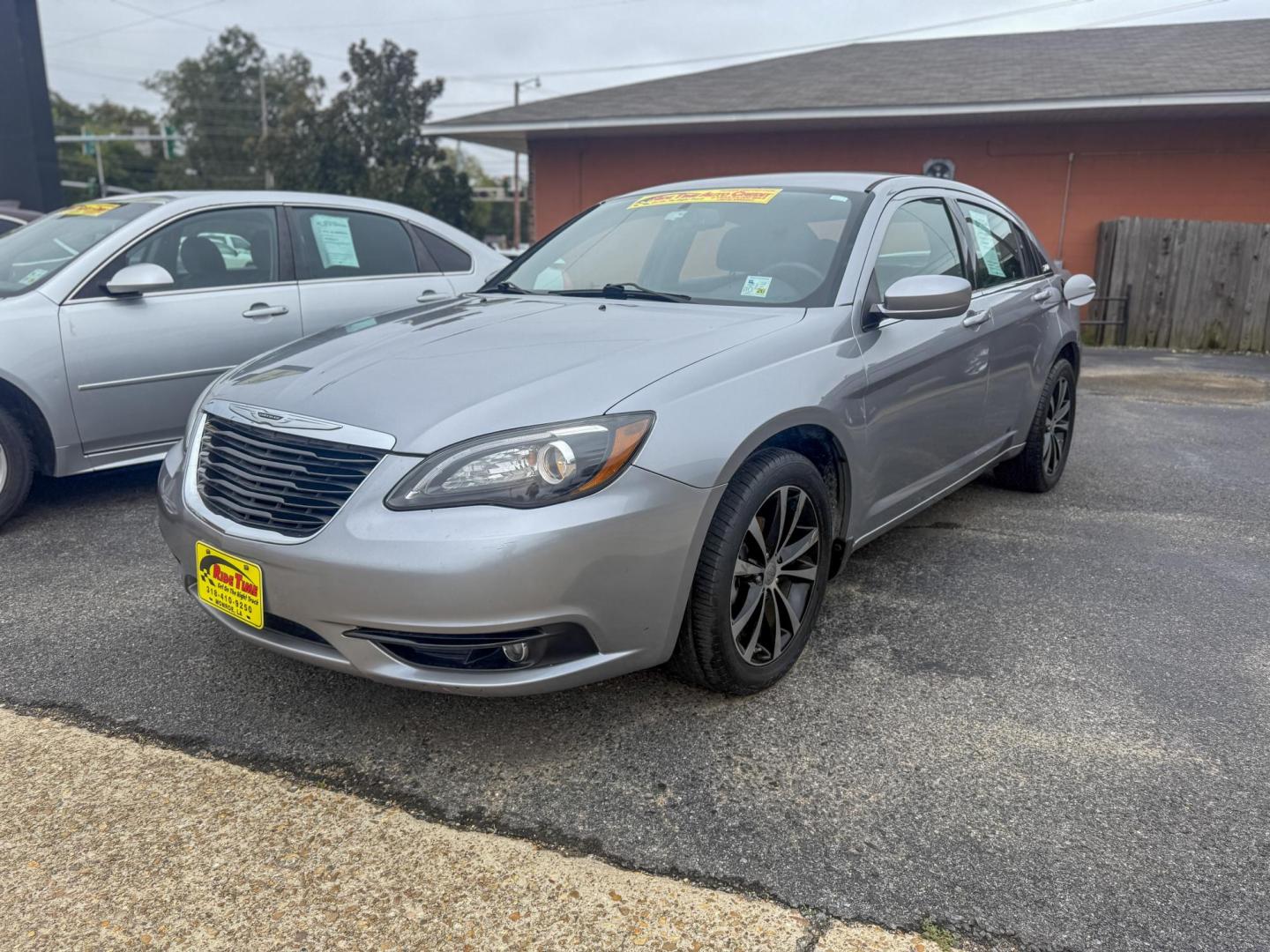 2013 Chrysler 200