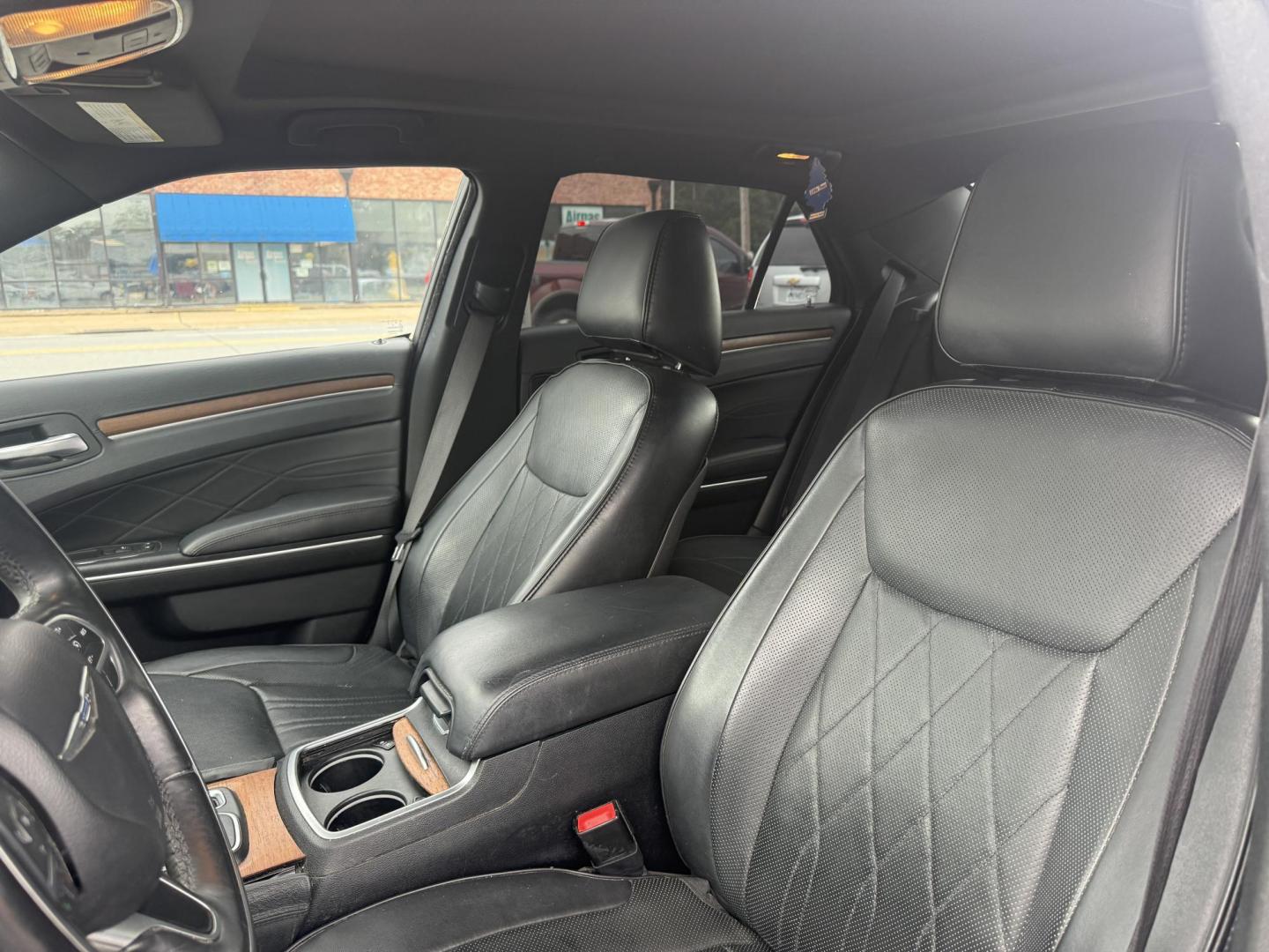 2015 Chrysler 300 C Platinum RWD (2C3CCAPG1FH) with an 3.6L V6 DOHC 24V FFV engine, 8A transmission, located at 419 N 18th St., Monroe, LA, 71201, (318) 410-9250, 32.514370, -92.105133 - Photo#2