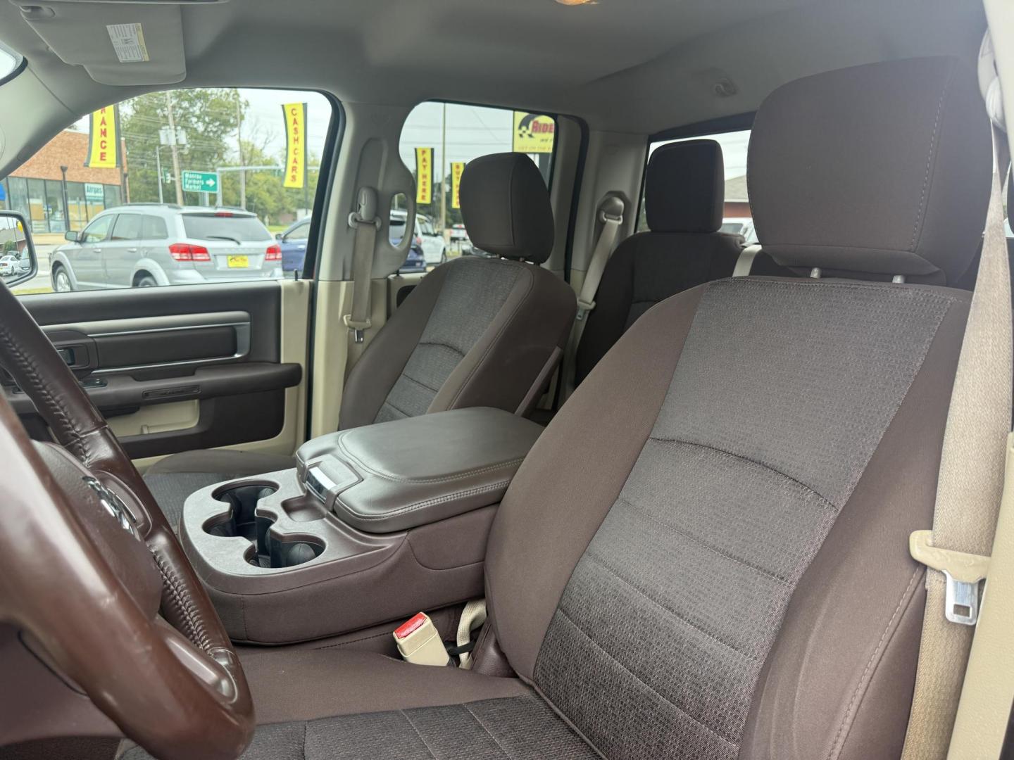 2013 RAM 1500 SLT Quad Cab 2WD (1C6RR6GG8DS) with an 3.6L V6 engine, 6-Speed Automatic transmission, located at 419 N 18th St., Monroe, LA, 71201, (318) 410-9250, 32.514370, -92.105133 - Photo#2